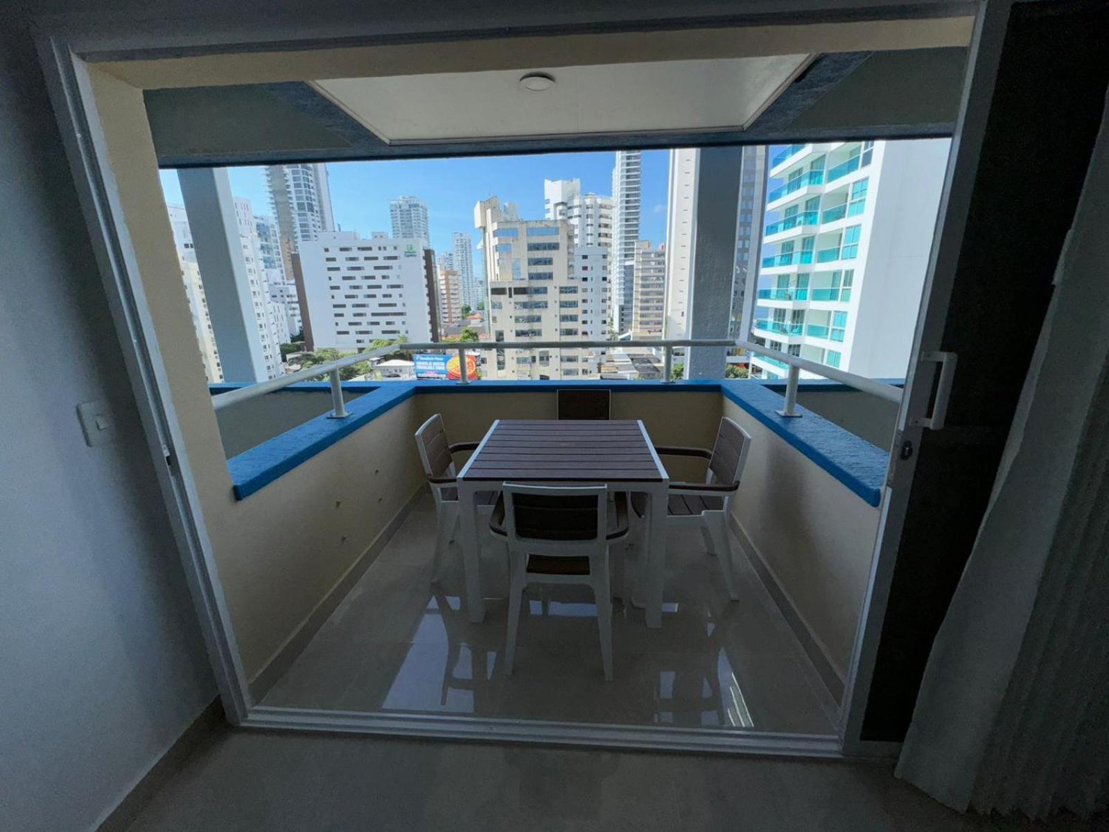Apartment Vista Lateral A La Playa By Icdi Cartagena
