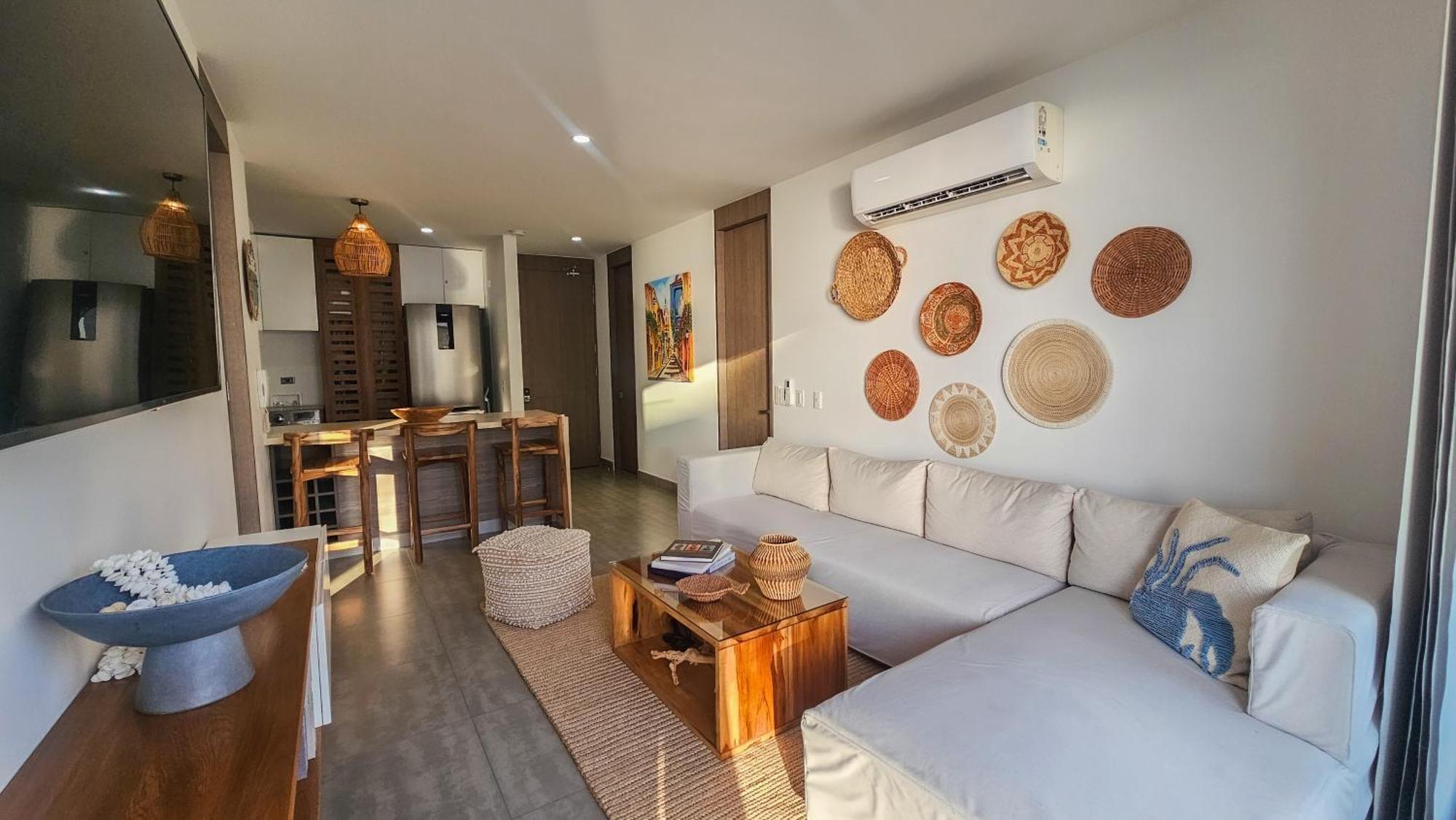 Beautiful, Remodeled In Building, Area Of Apartamento