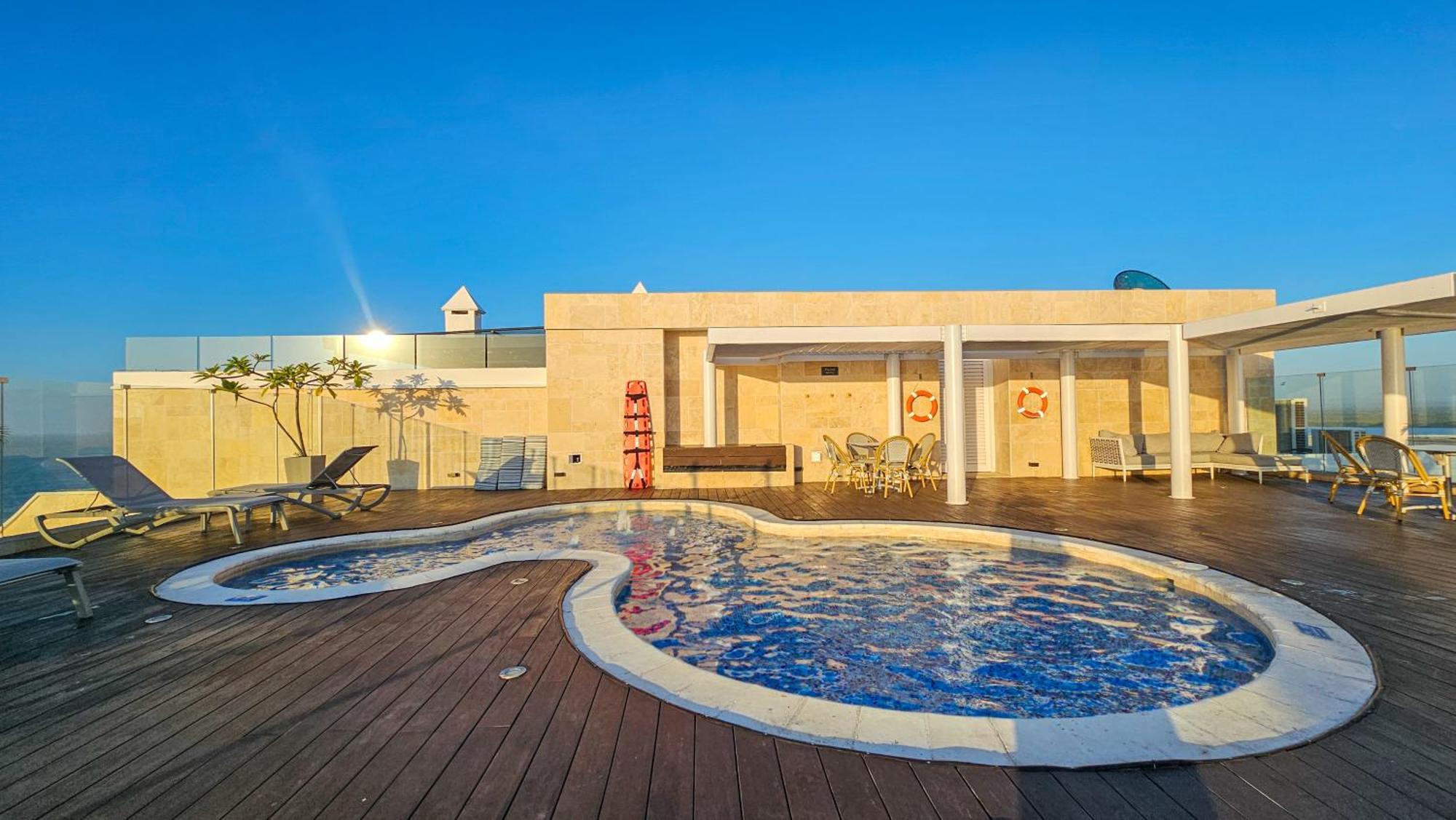Beautiful, Remodeled In Building, Area Of * Cartagena