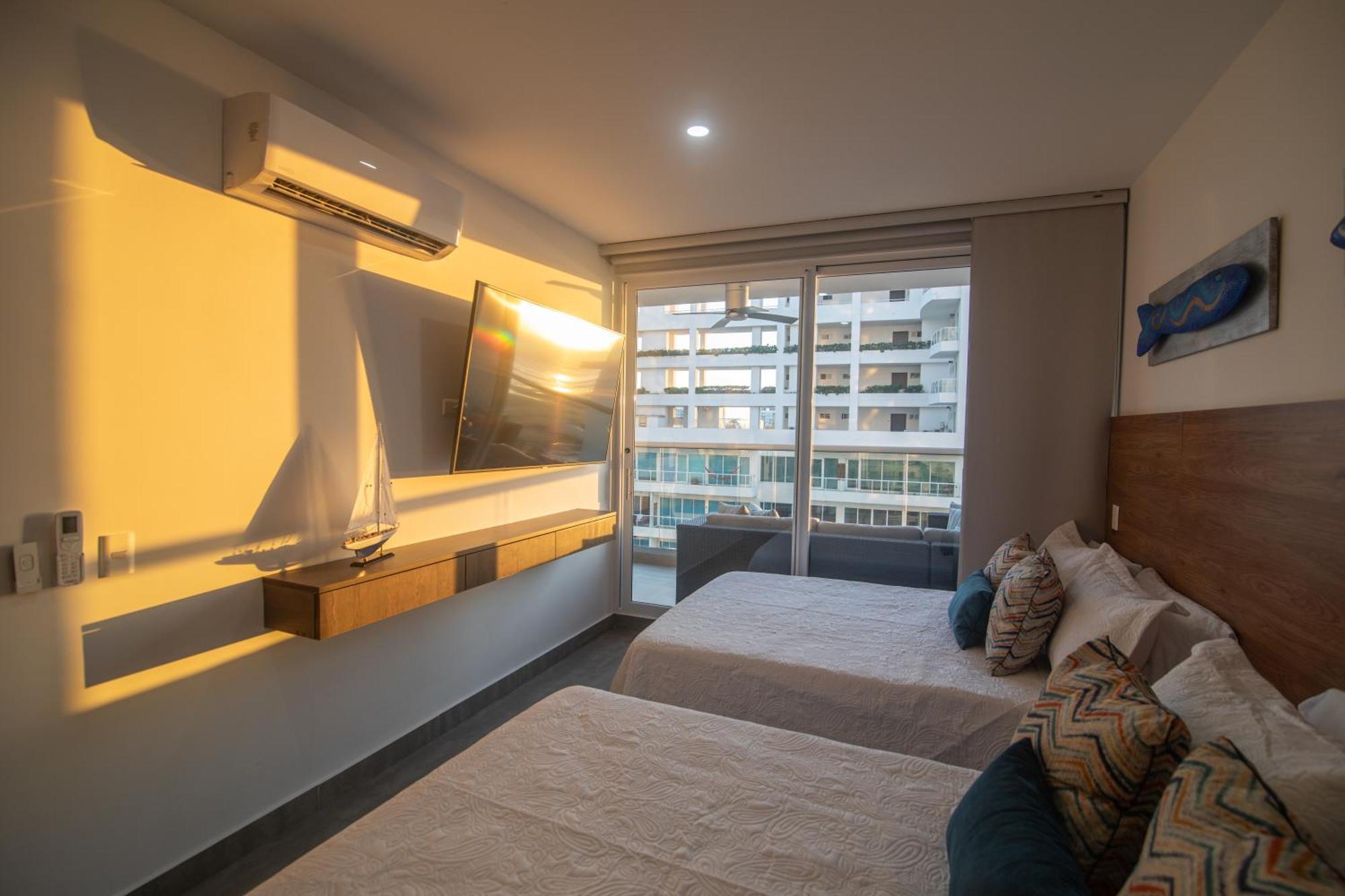 Beautiful, Remodeled In Building, Area Of Apartamento Cartagena