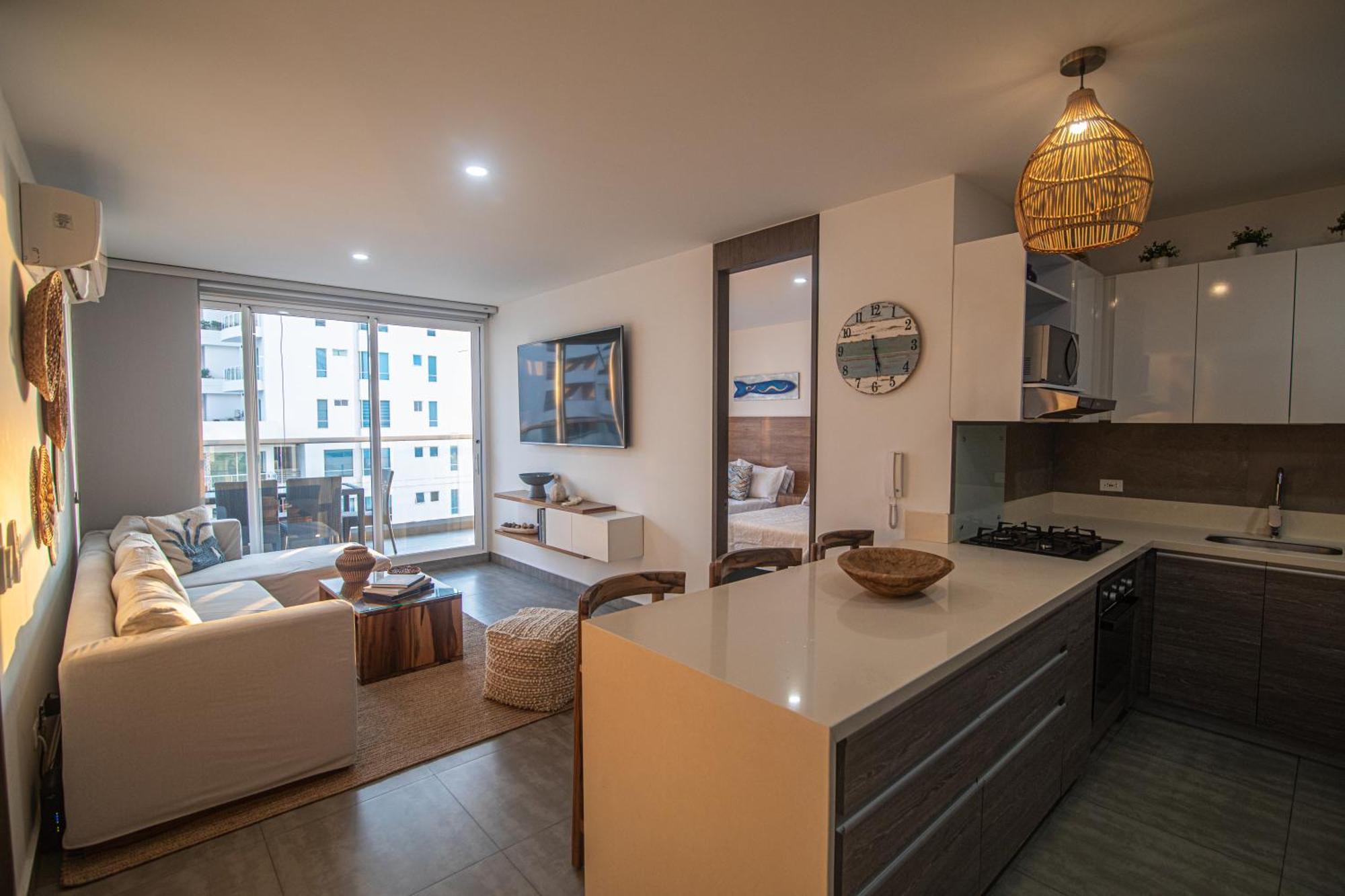 Beautiful, Remodeled In Building, Area Of Apartamento *