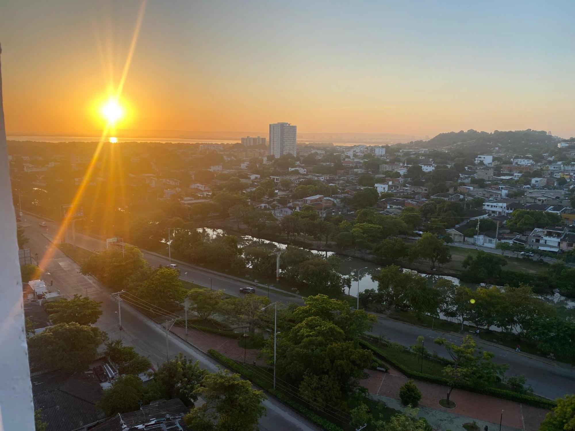 En Crespo Con Vista Al Mar Y Ciudad Apartamento