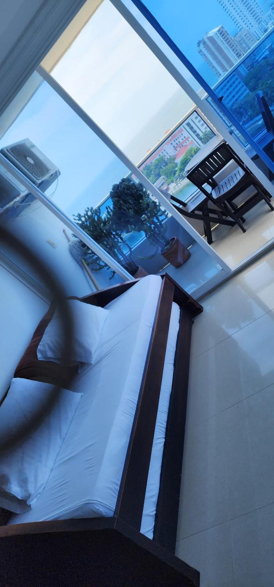 Apto De 2 Piso 15 Cerca A La Playa