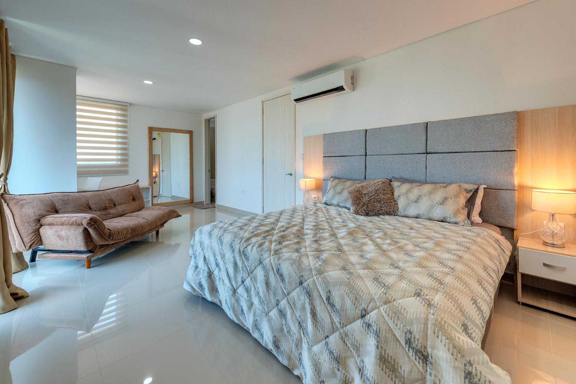 La Frontier Luxury Penthouse *