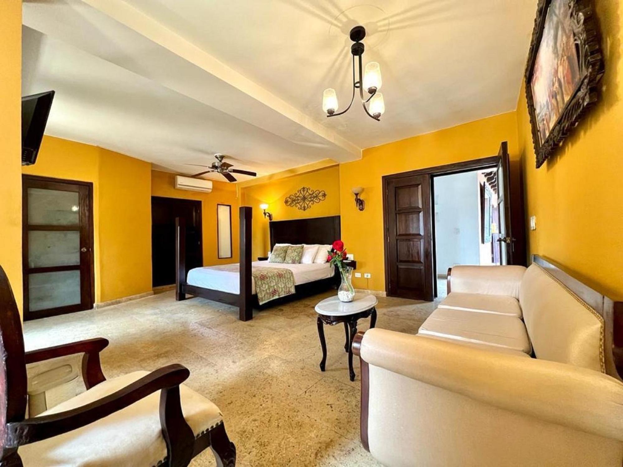 8aps-4 Luxury House In The Historic Center With Pool Air Conditioning And Wifi * Cartagena