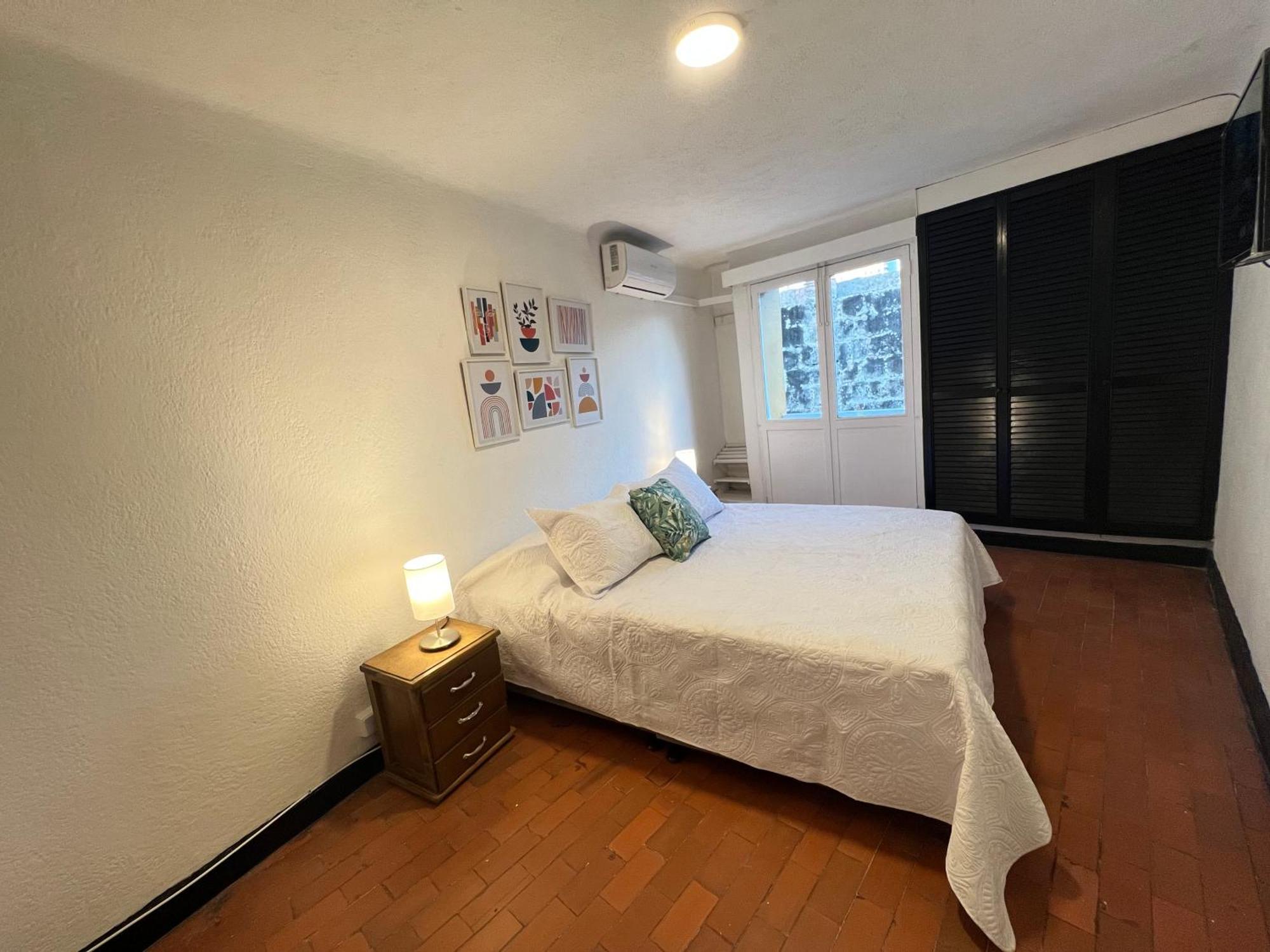 Lovely Duplex With Balcony! *