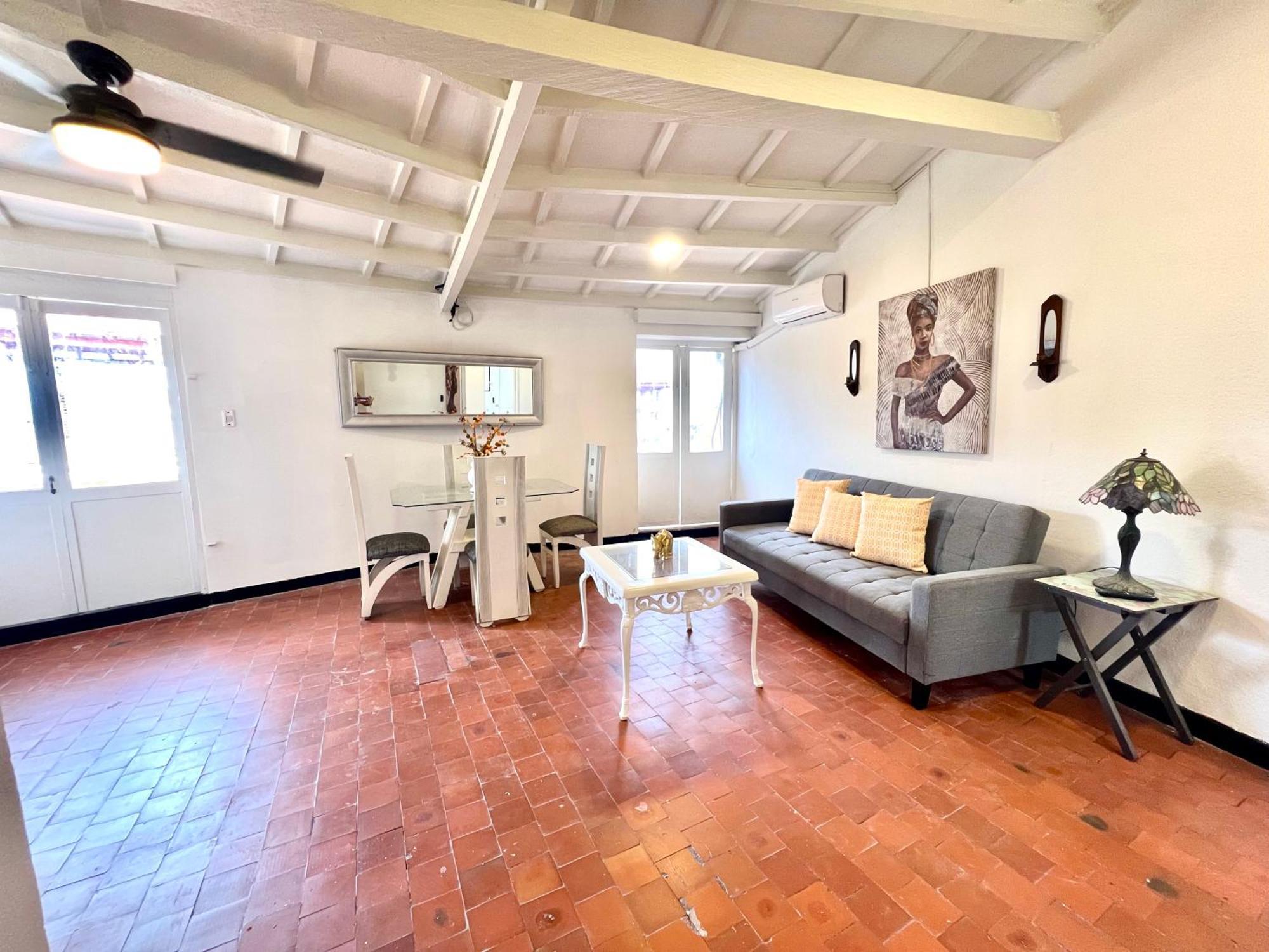 Lovely Duplex With Balcony! *