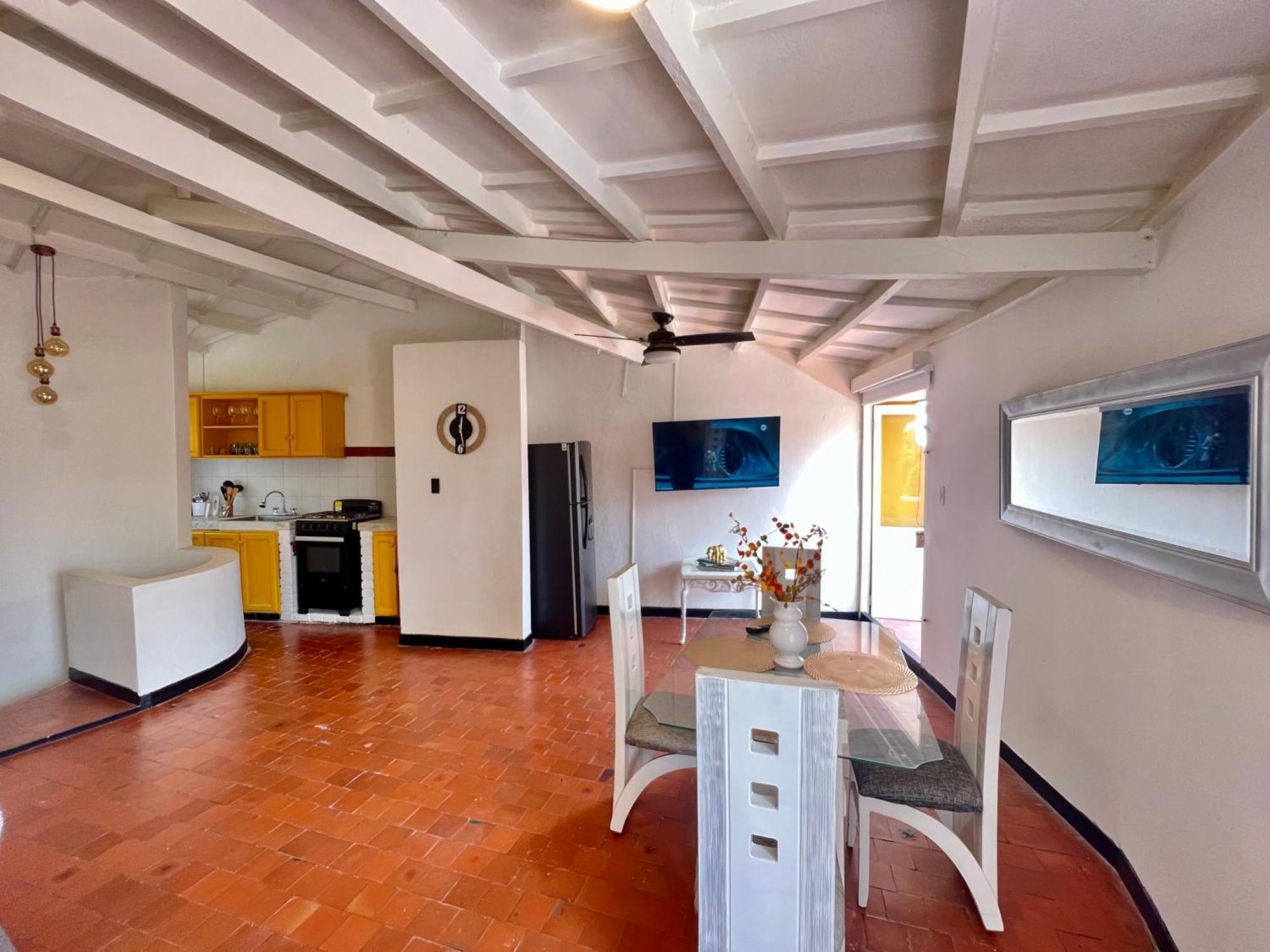 Lovely Duplex With Balcony!
