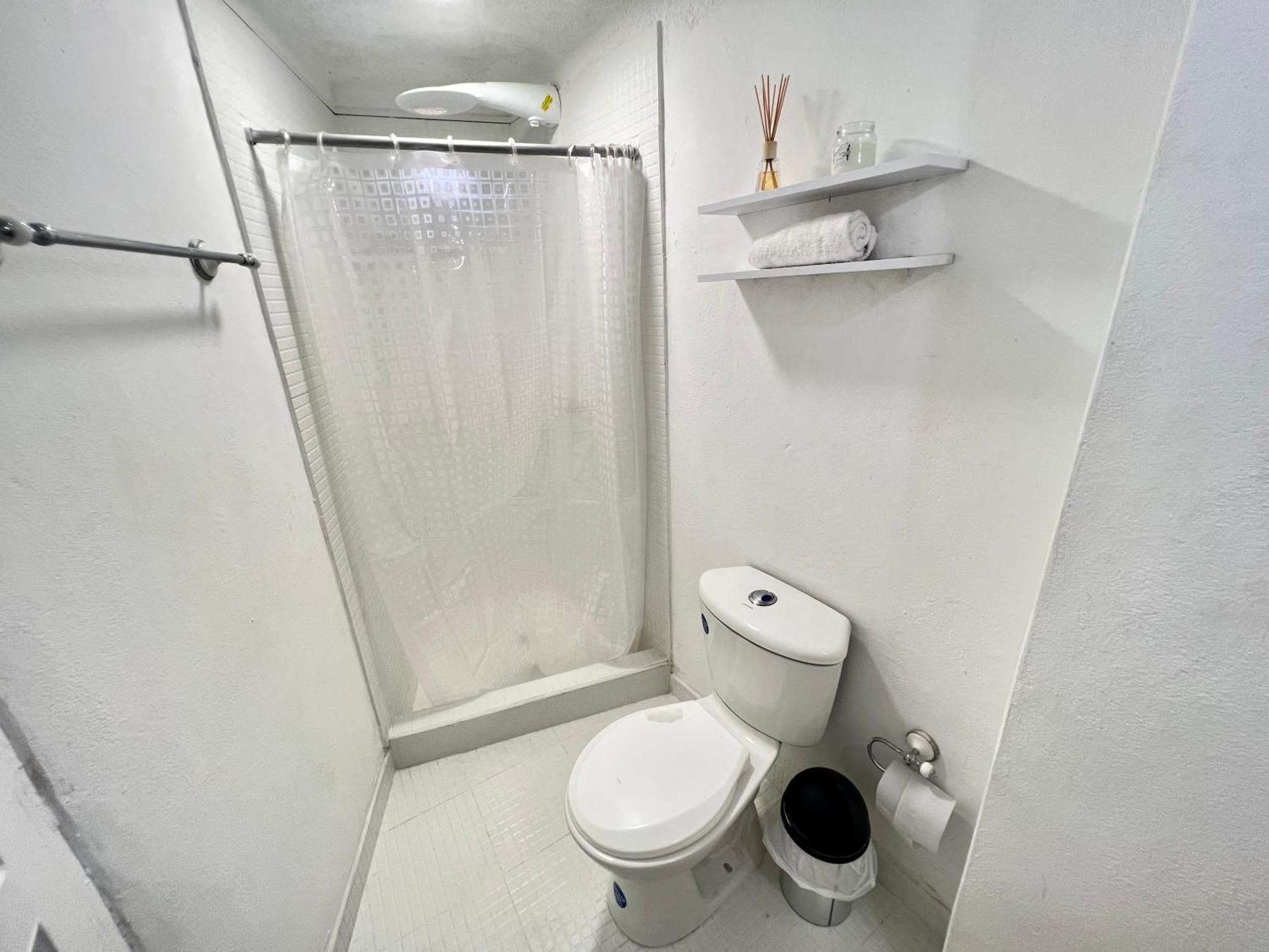 Apartamento Lovely Duplex With Balcony!