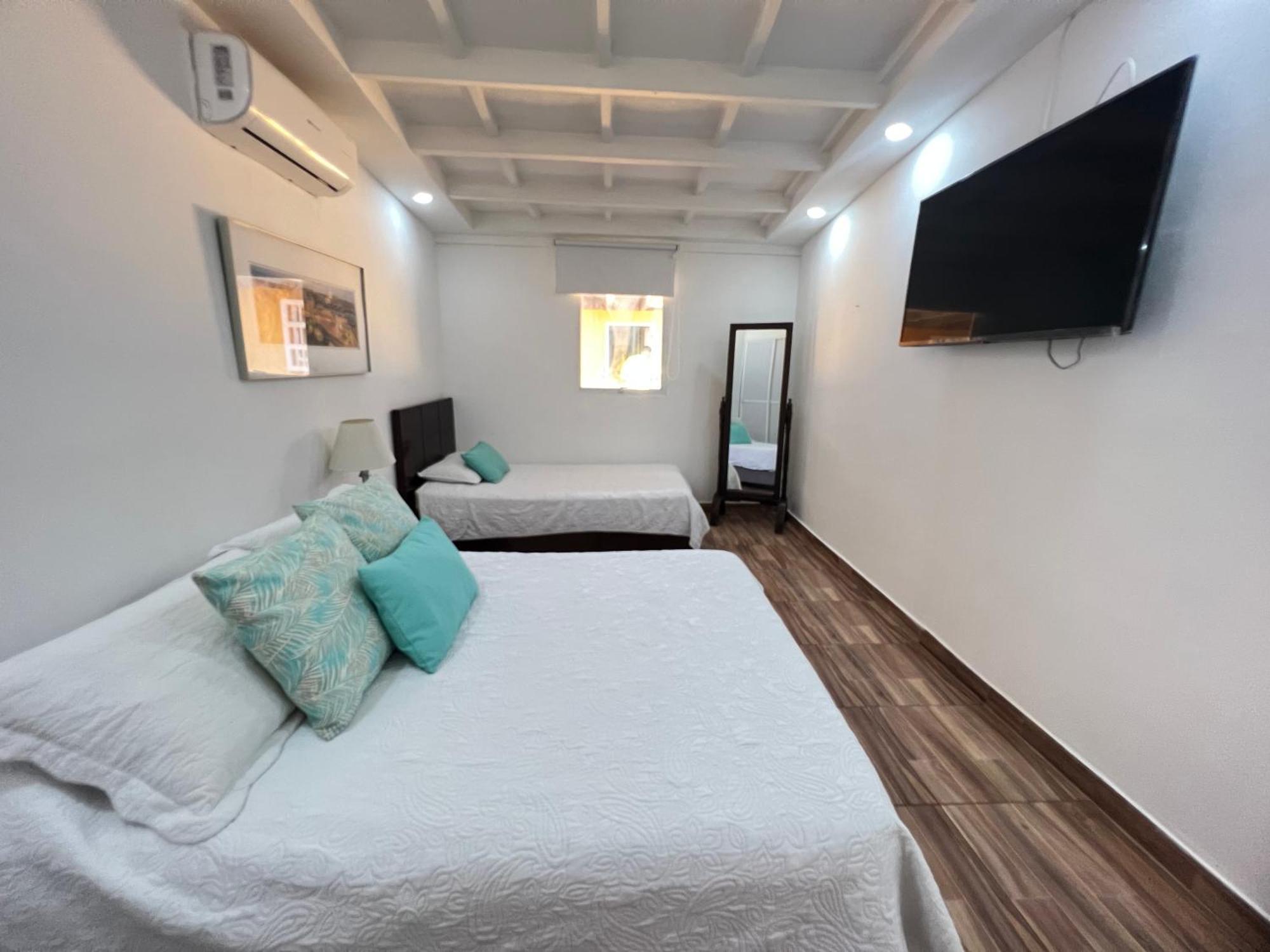 Apartamento Hermoso Duplex En La Ciudad Amurallada! A218