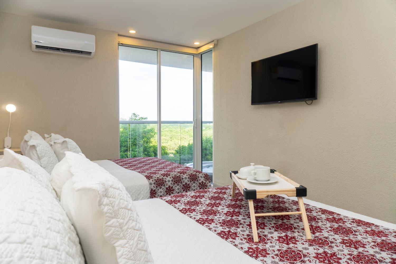 Dominique Cartagena, Beautiful 2 Bedroom Cartagena