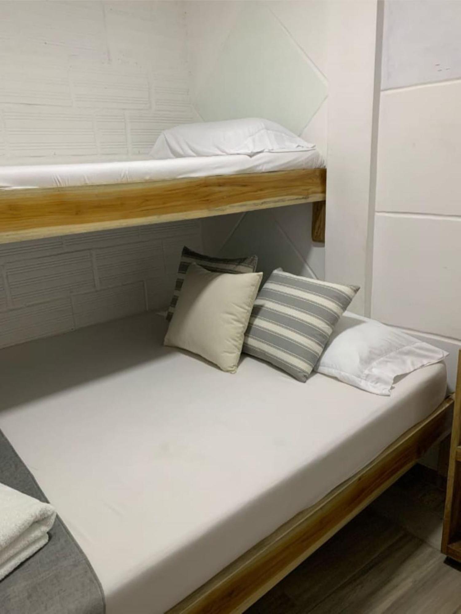 Hostal Catalleya *