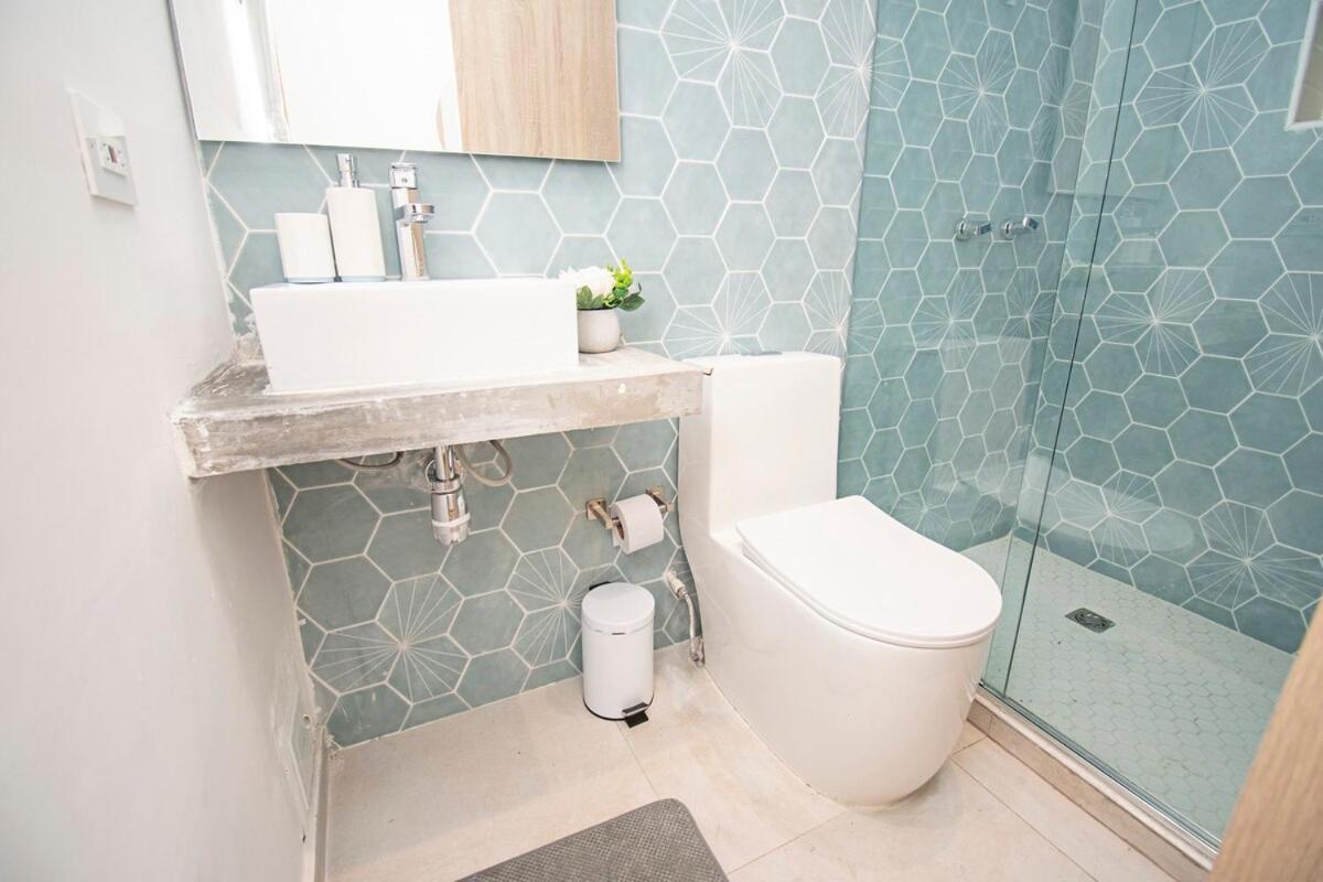 Lux House, Aldaba Selection