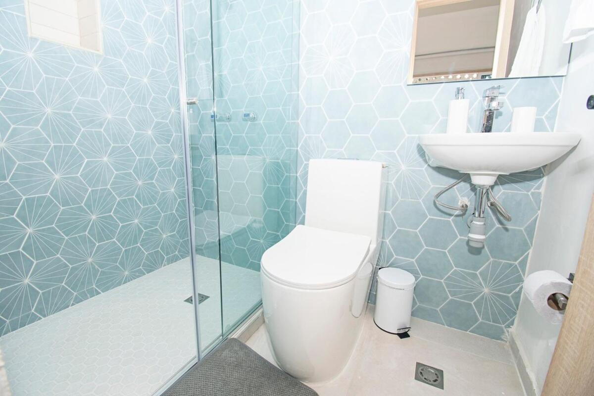 Villa Lux House, Aldaba Selection