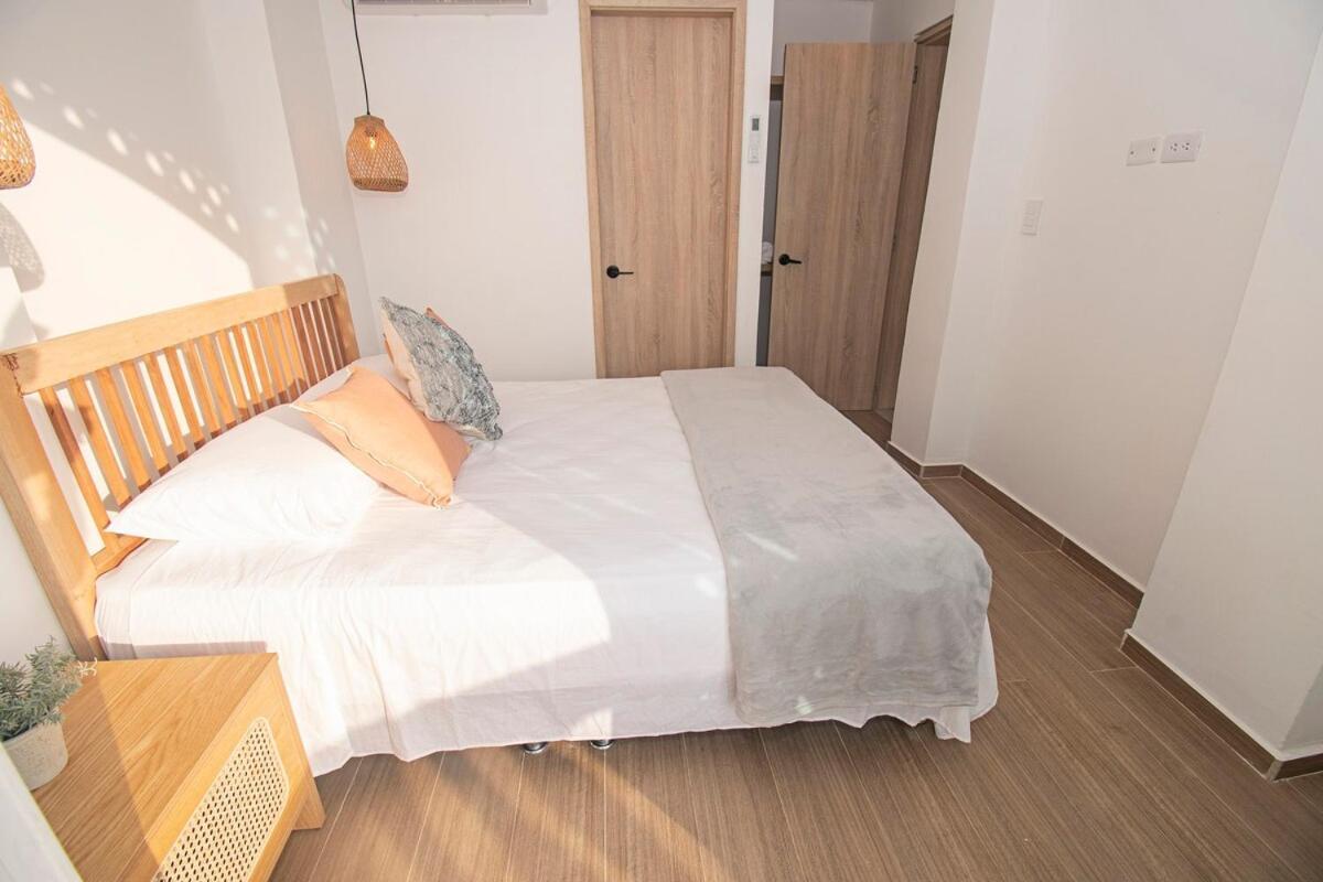 Lux House, Aldaba Selection * Cartagena