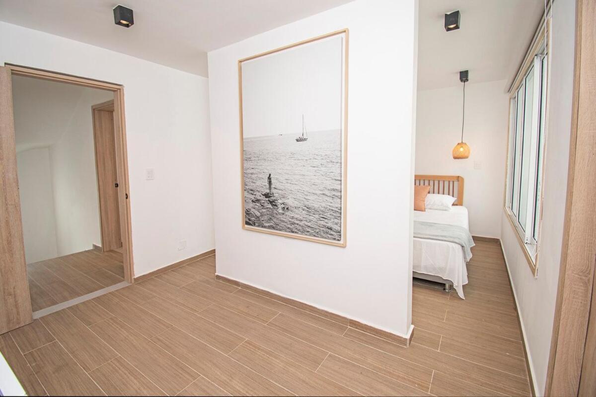 Lux House, Aldaba Selection *
