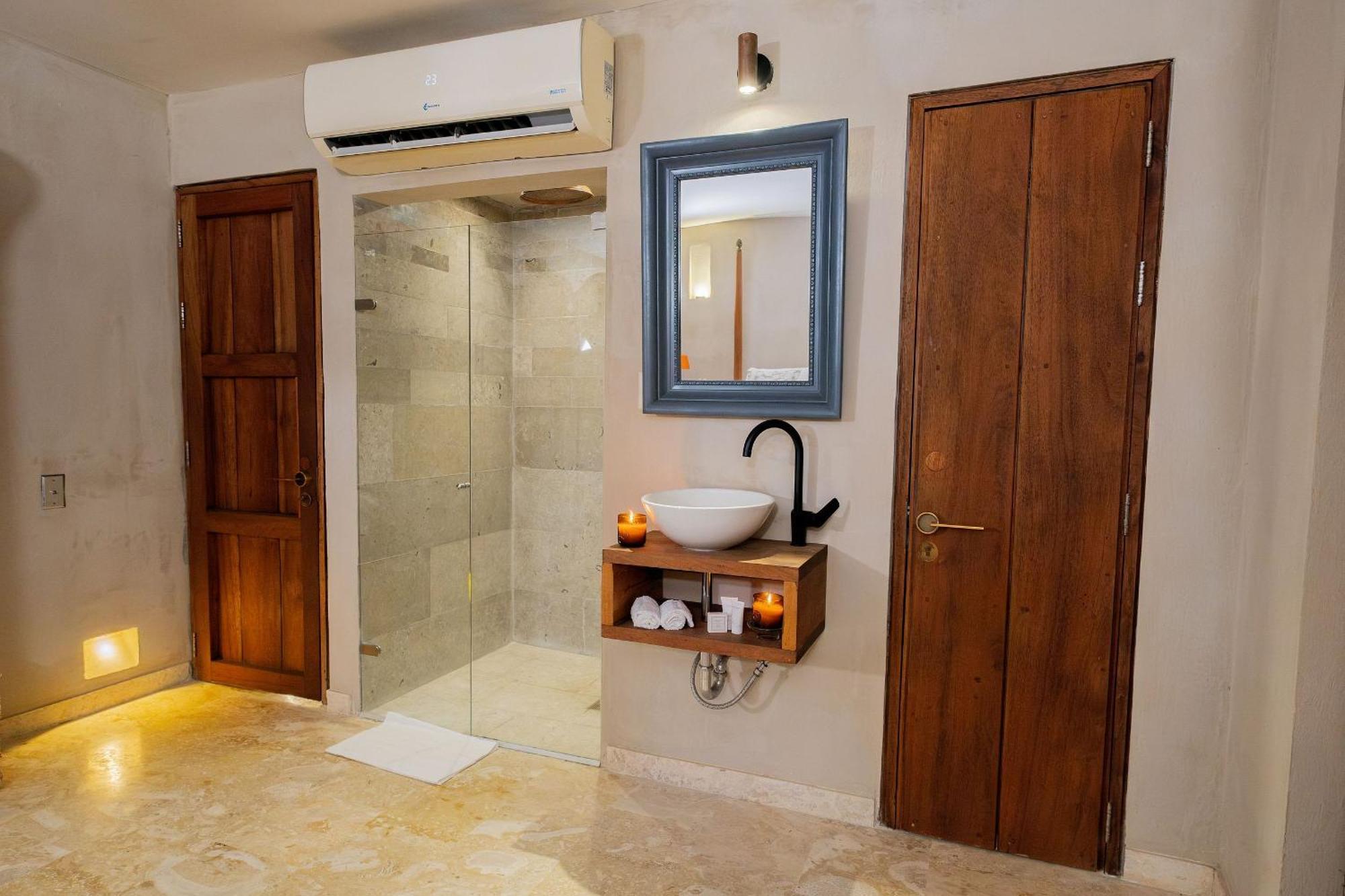 Lujosa Casa 5hab Jacuzzi & Piscina Сasa de vacaciones