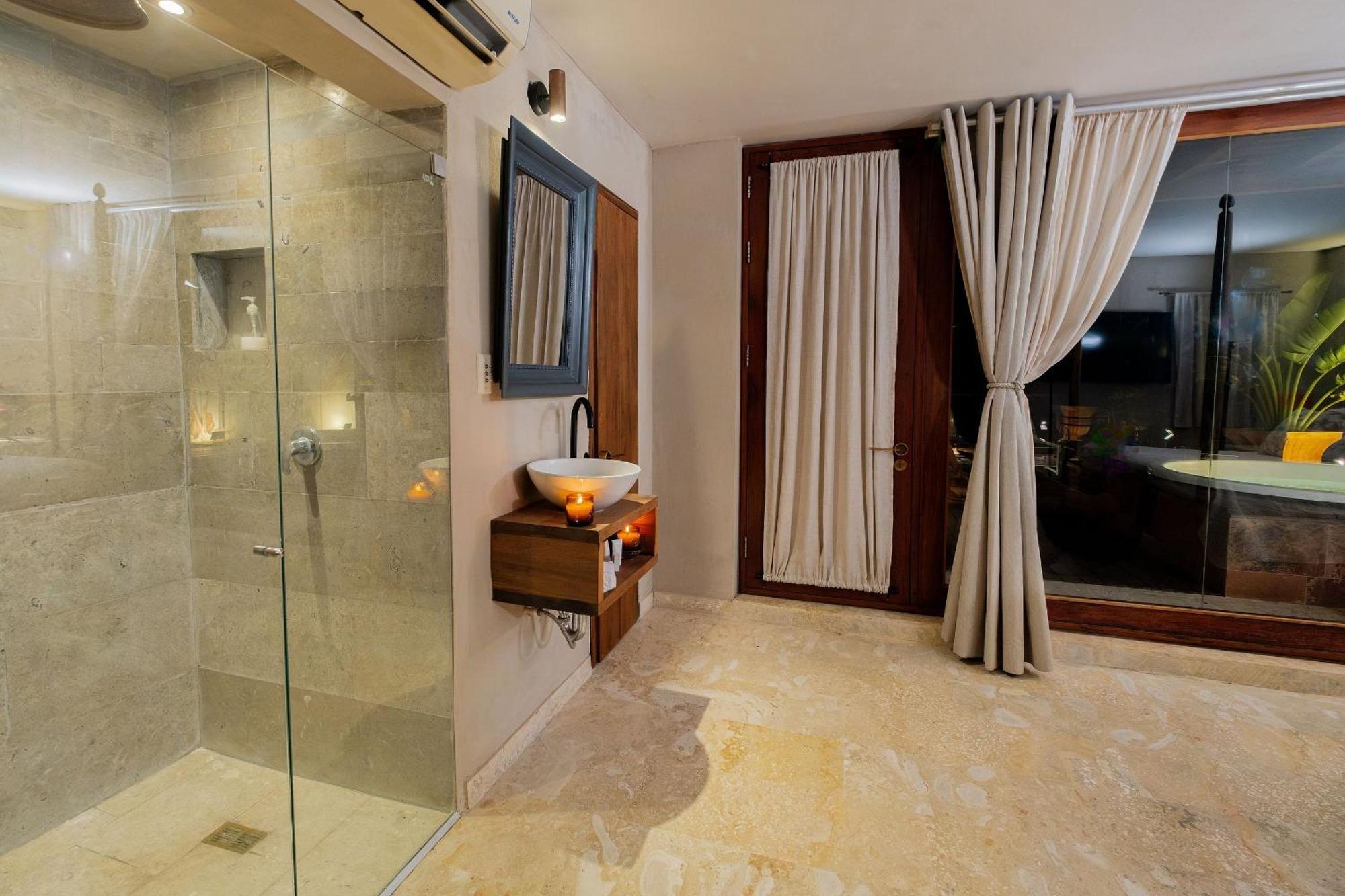 Lujosa Casa 5hab Jacuzzi & Piscina Сasa de vacaciones