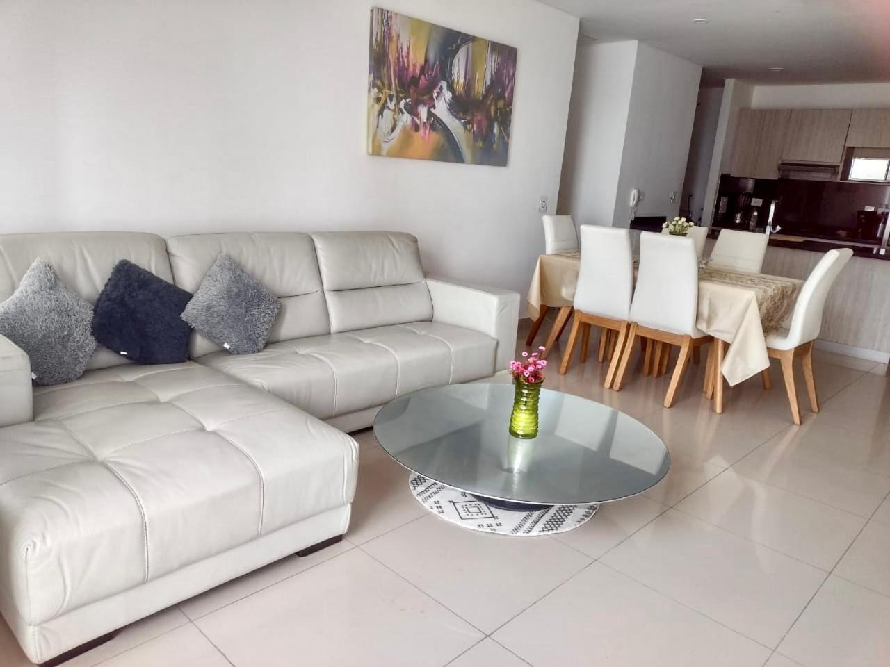 Apartamento Amoblado Cabrero *