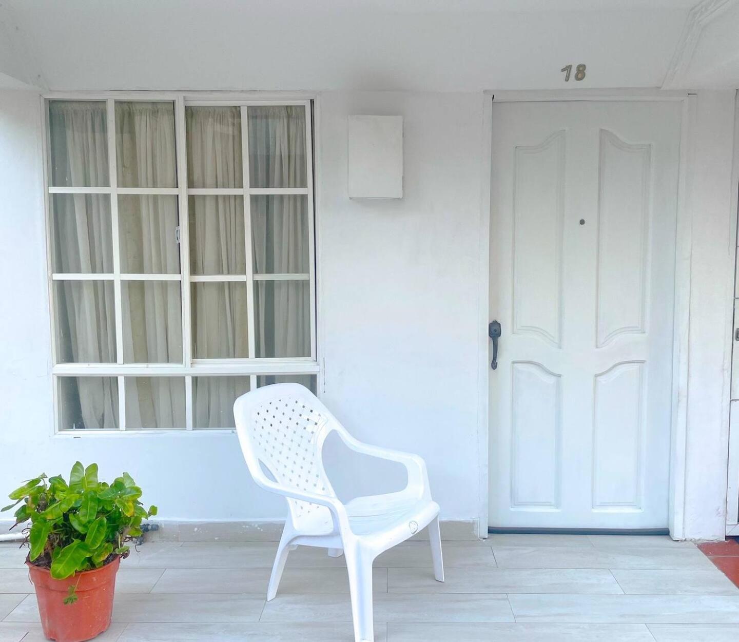 Beach-front With 2 Beds, Aircon & Apartamento *