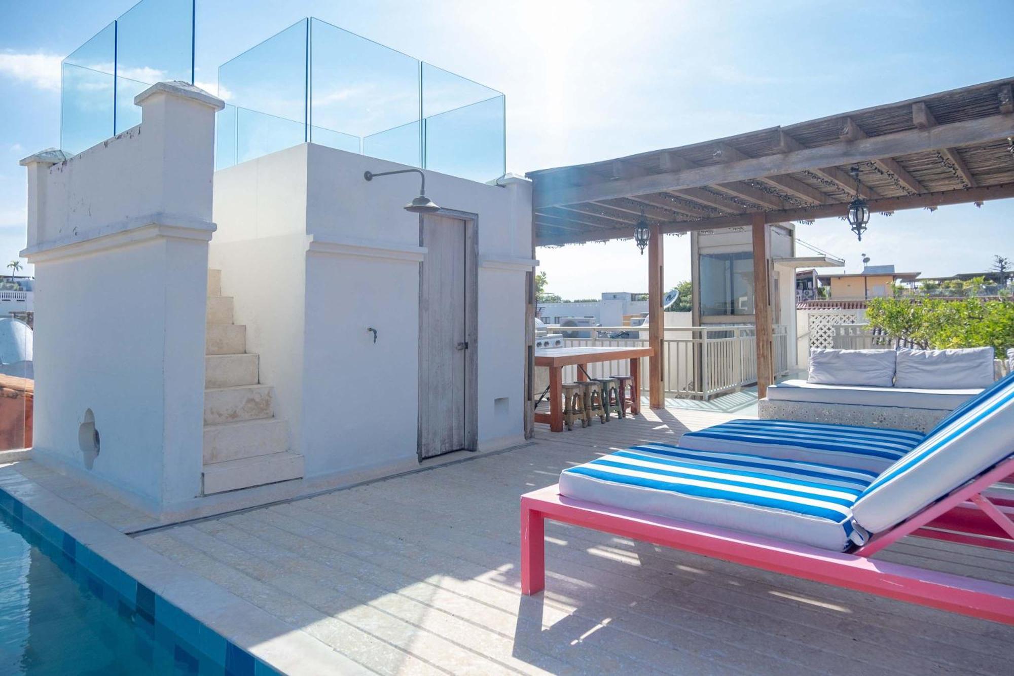 Fantastic House With Amazing Pool In *