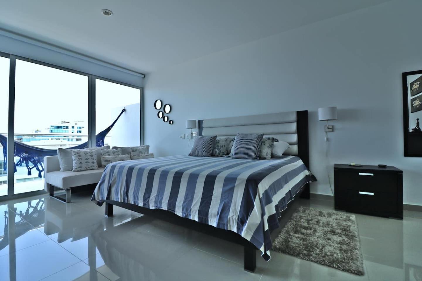 2br Luxury Beachfront With Direct Access Apartment *