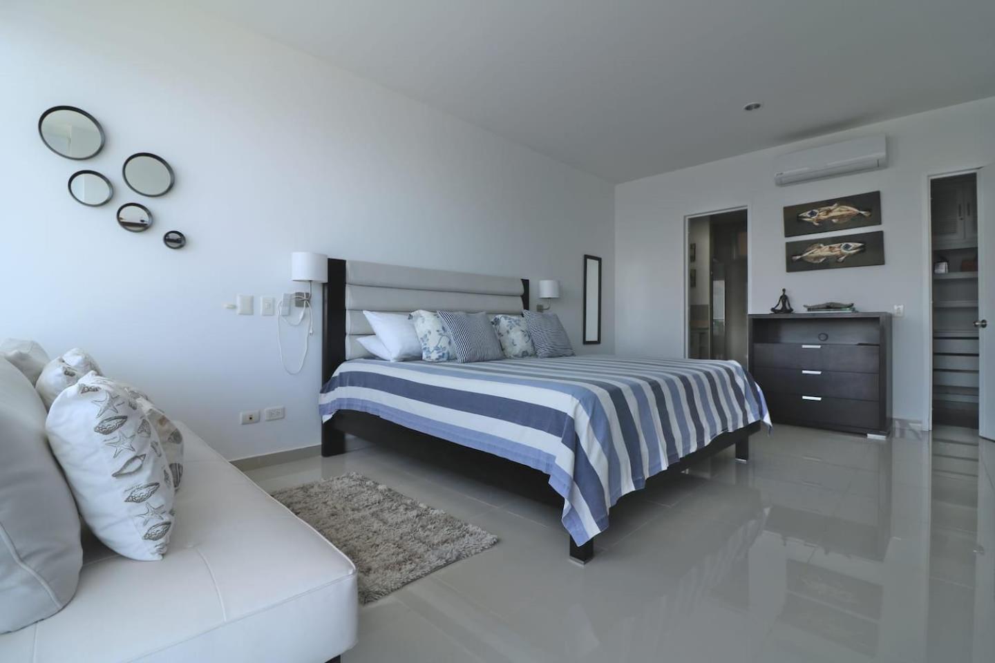 Apartment 2br Luxury Beachfront With Direct Access *