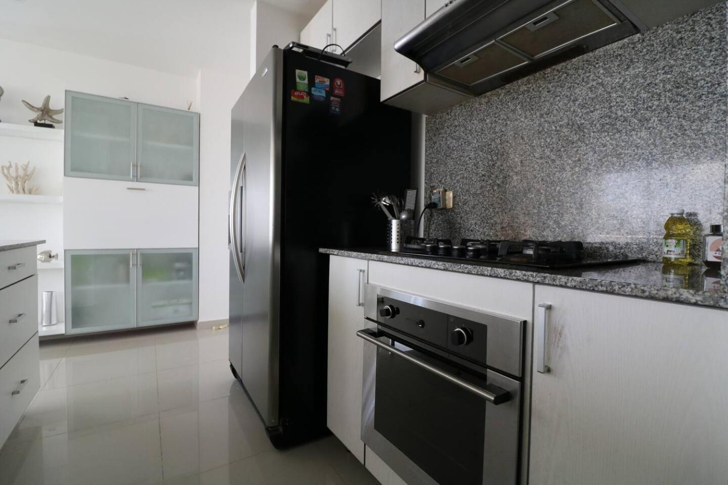 2br Luxury Beachfront With Direct Access *