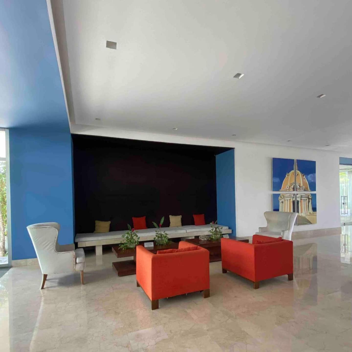 Apartment 2br Luxury Beachfront With Direct Access *