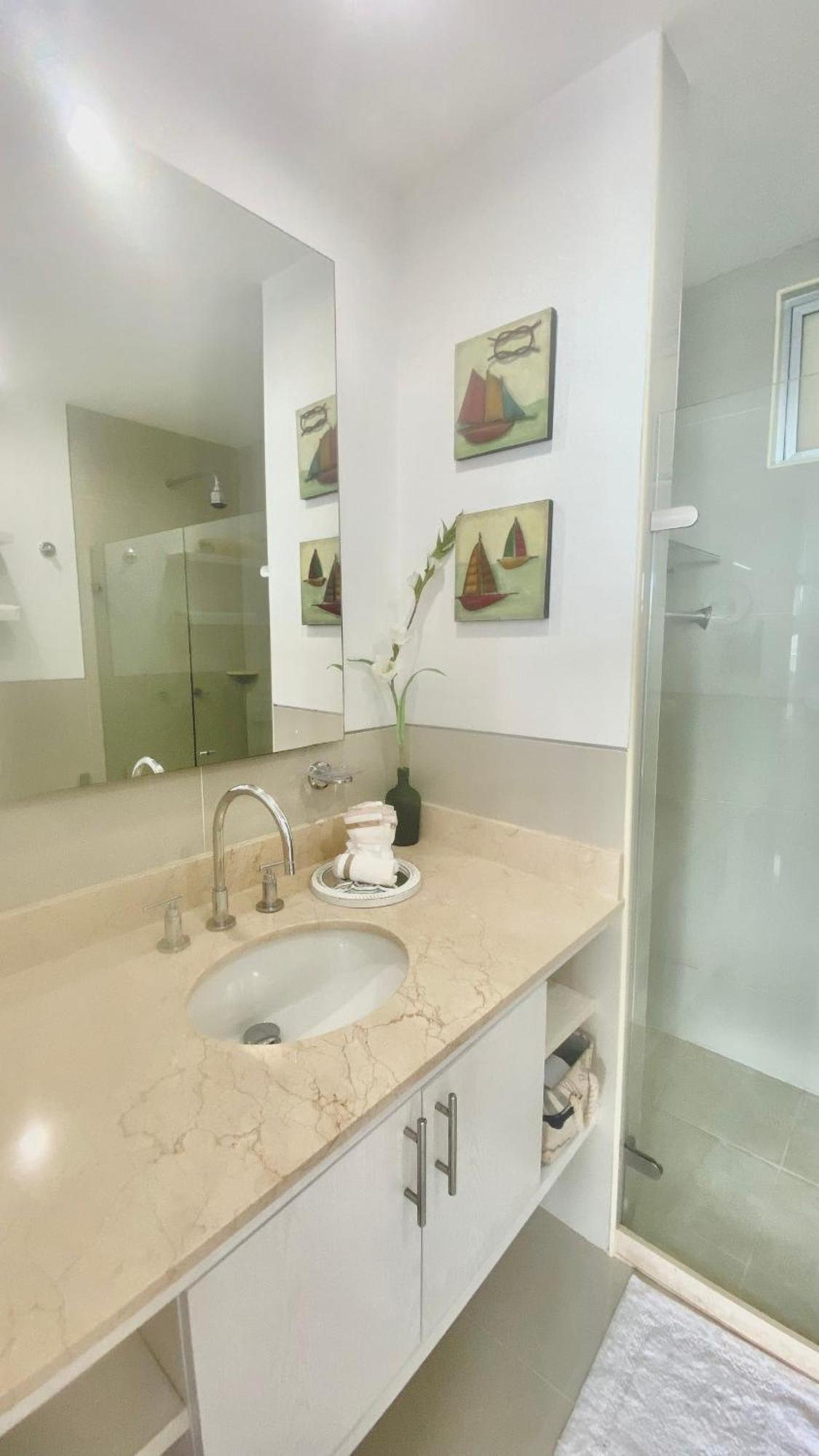 Apartment 2br Luxury Beachfront With Direct Access *