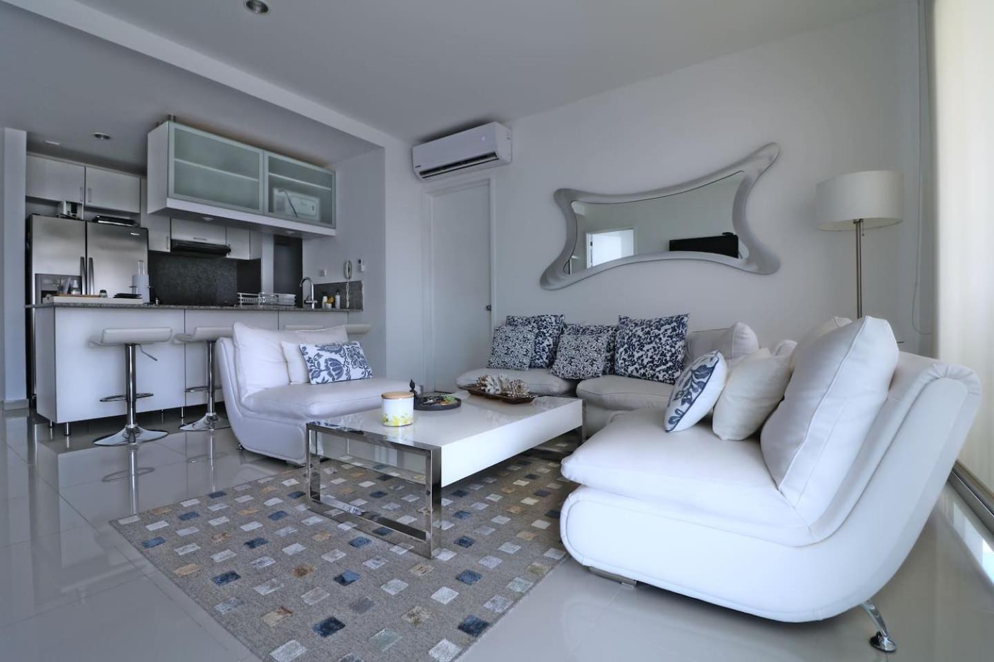 2br Luxury Beachfront With Direct Access Apartment