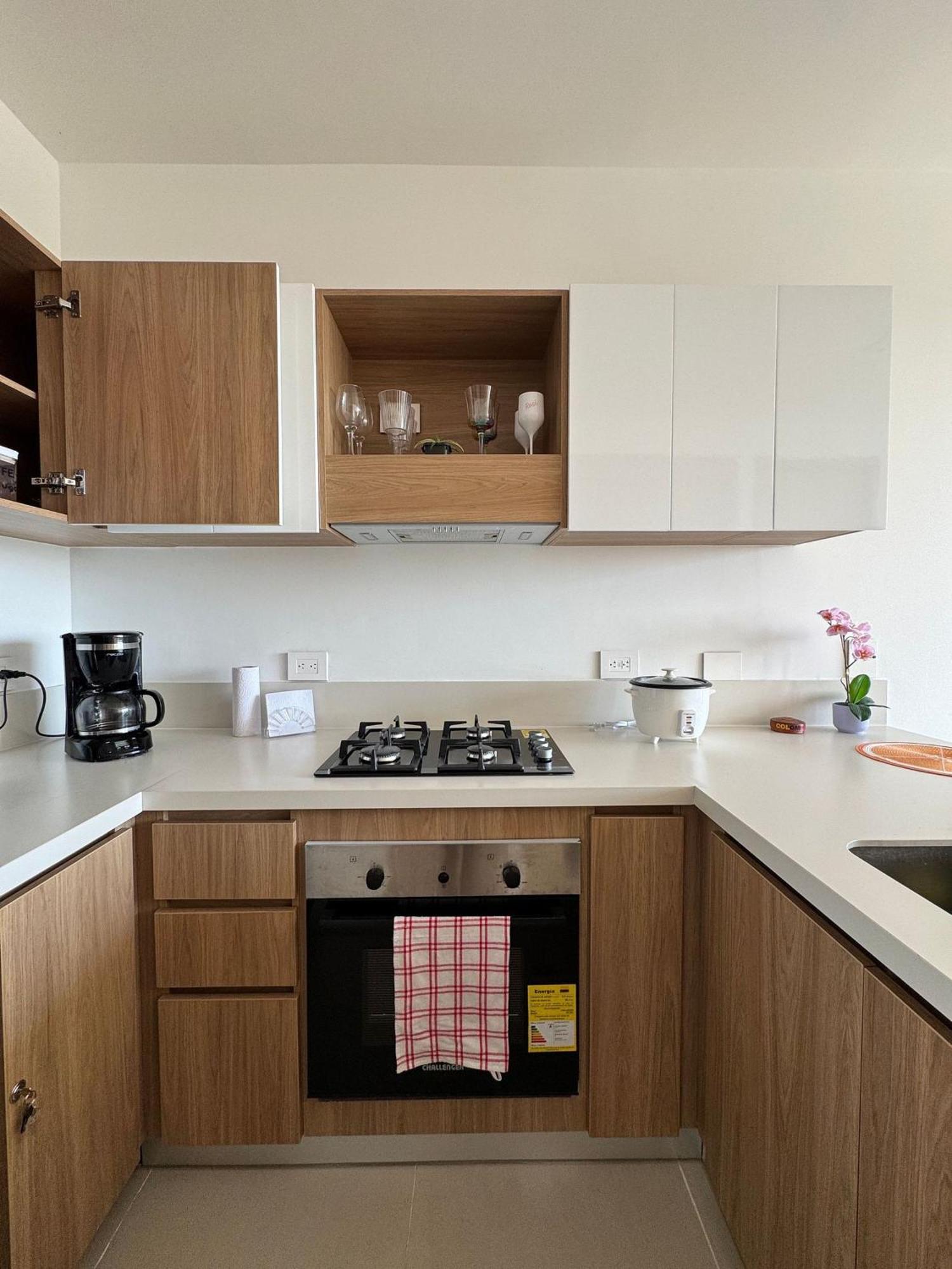 U-go Baia Kristal: Oasis Moderno En Apartment Cartagena
