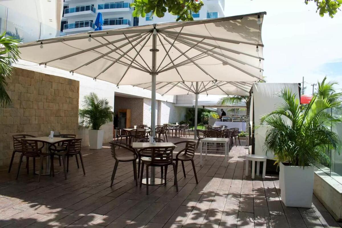 Modern Beachfront At Radisson Apartamento Cartagena