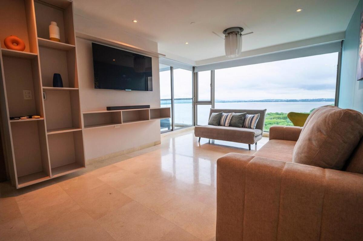 Modern Beachfront At Radisson Apartamento Cartagena