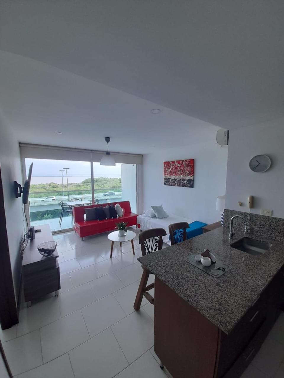 Frente A La Playa Morros 922 *