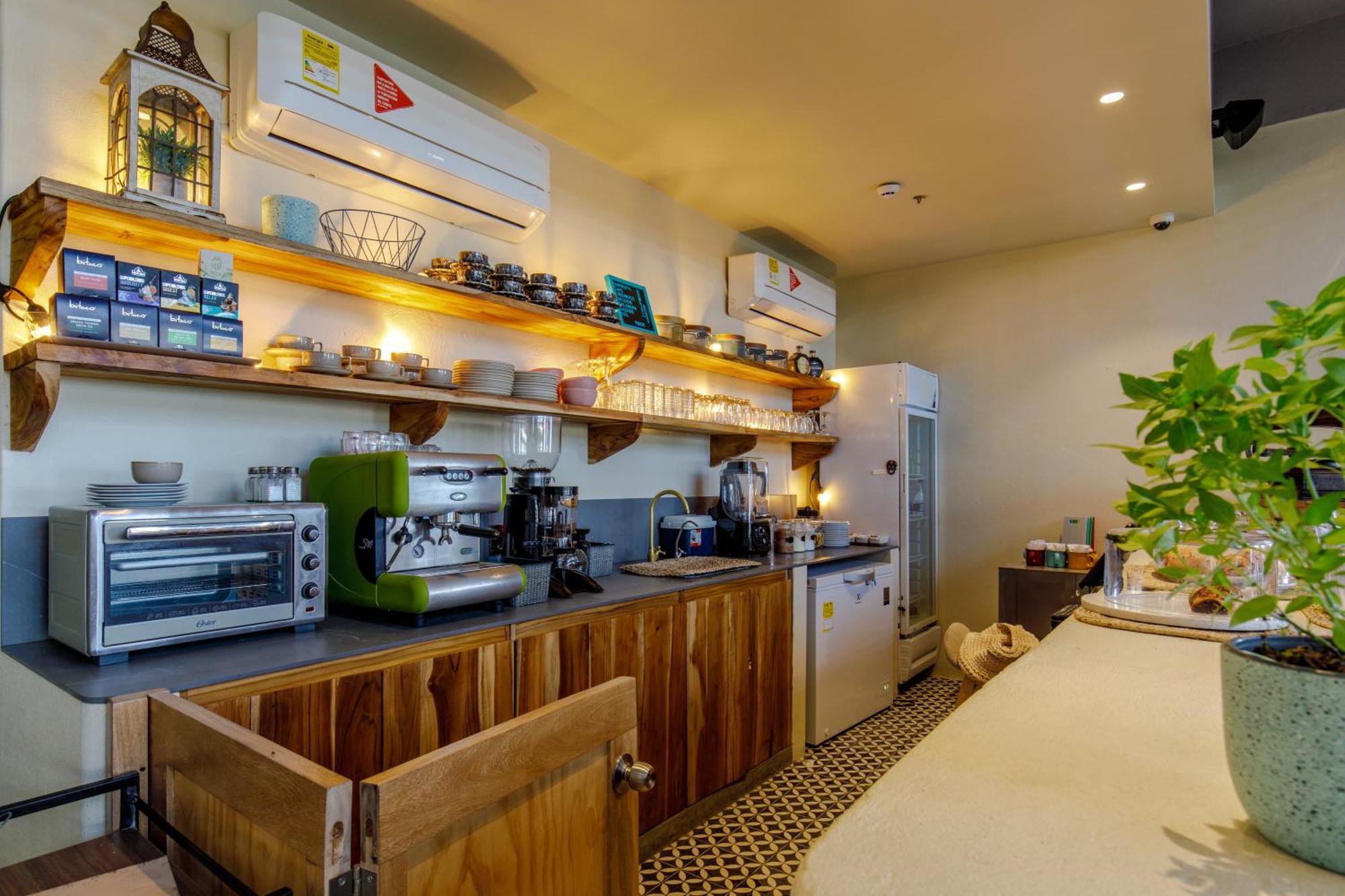 Apartahotel H-be9 Frente Al Mar Con Aire Acondicionado Y Wifi *