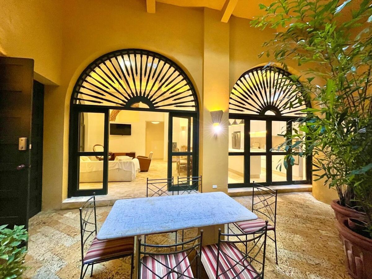 Walled 2 Private Patios, Rooftop With Pool