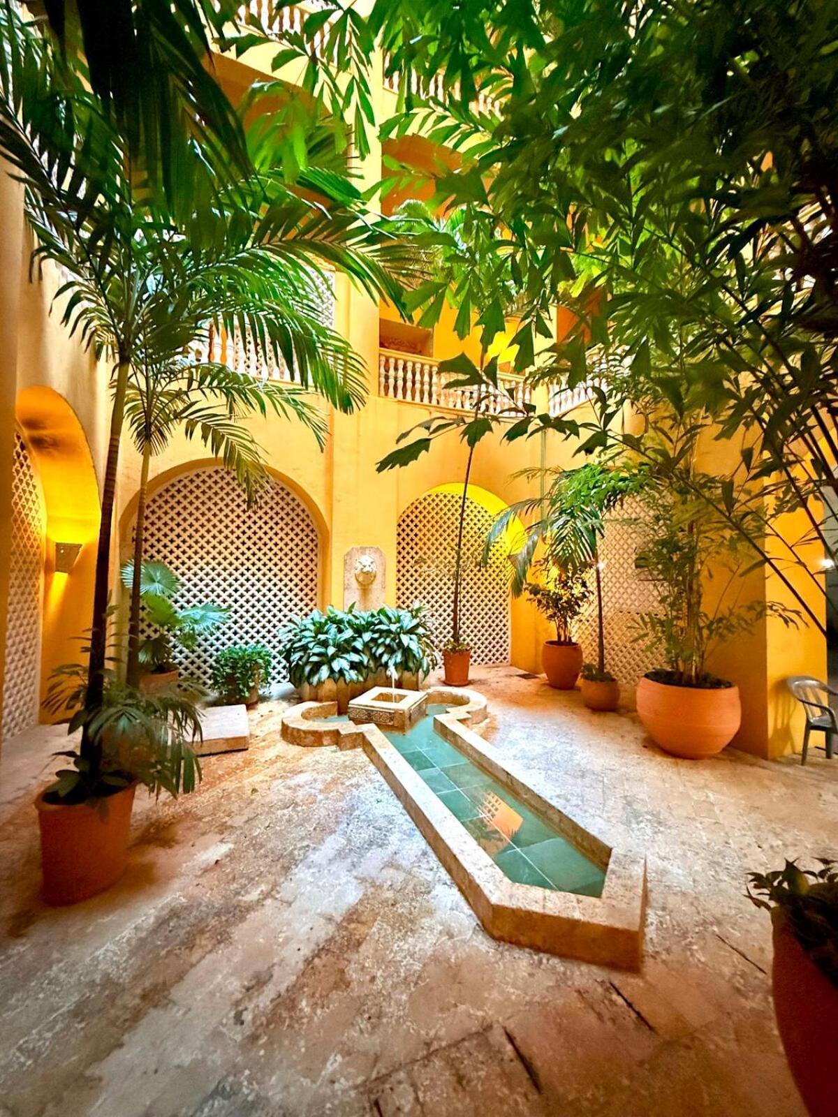 Apartamento Walled 2 Private Patios, Rooftop With Pool
