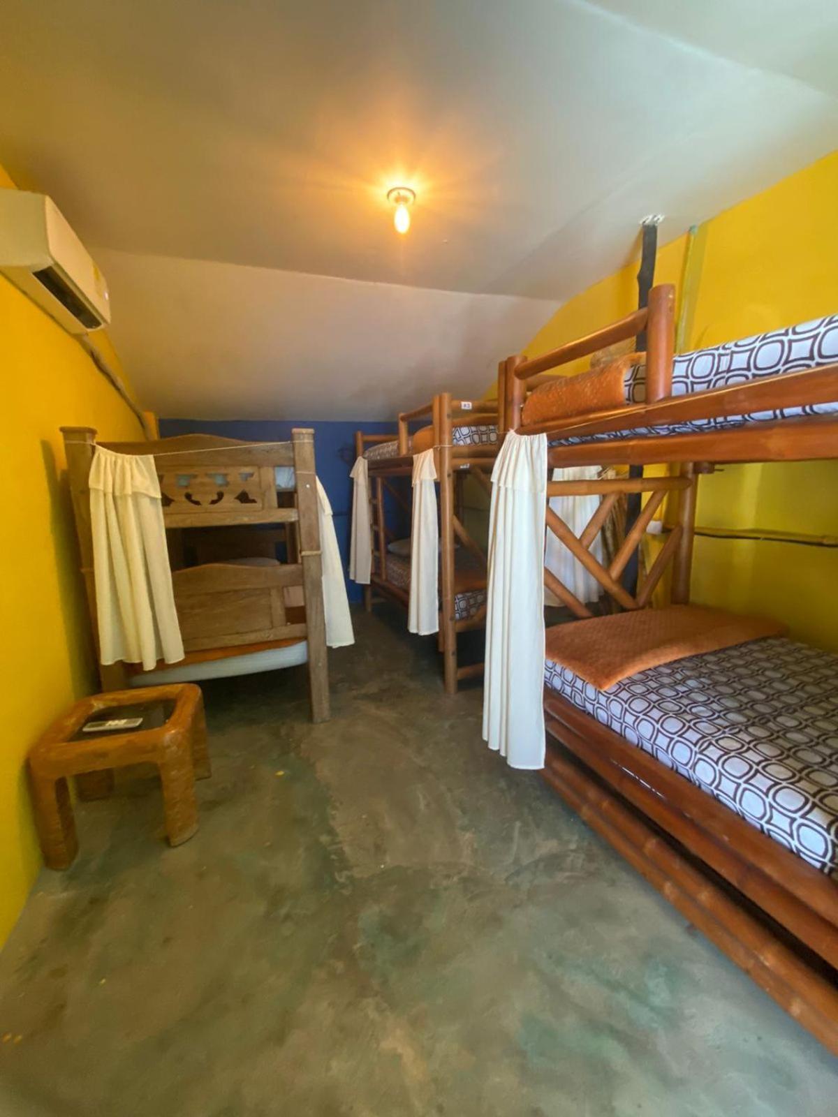 Kristalu Hostel *