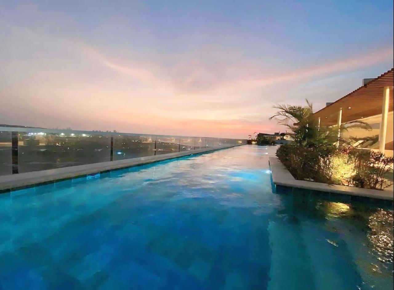Dominique Cartagena, Beautiful 2 Bedroom Apartment Cartagena