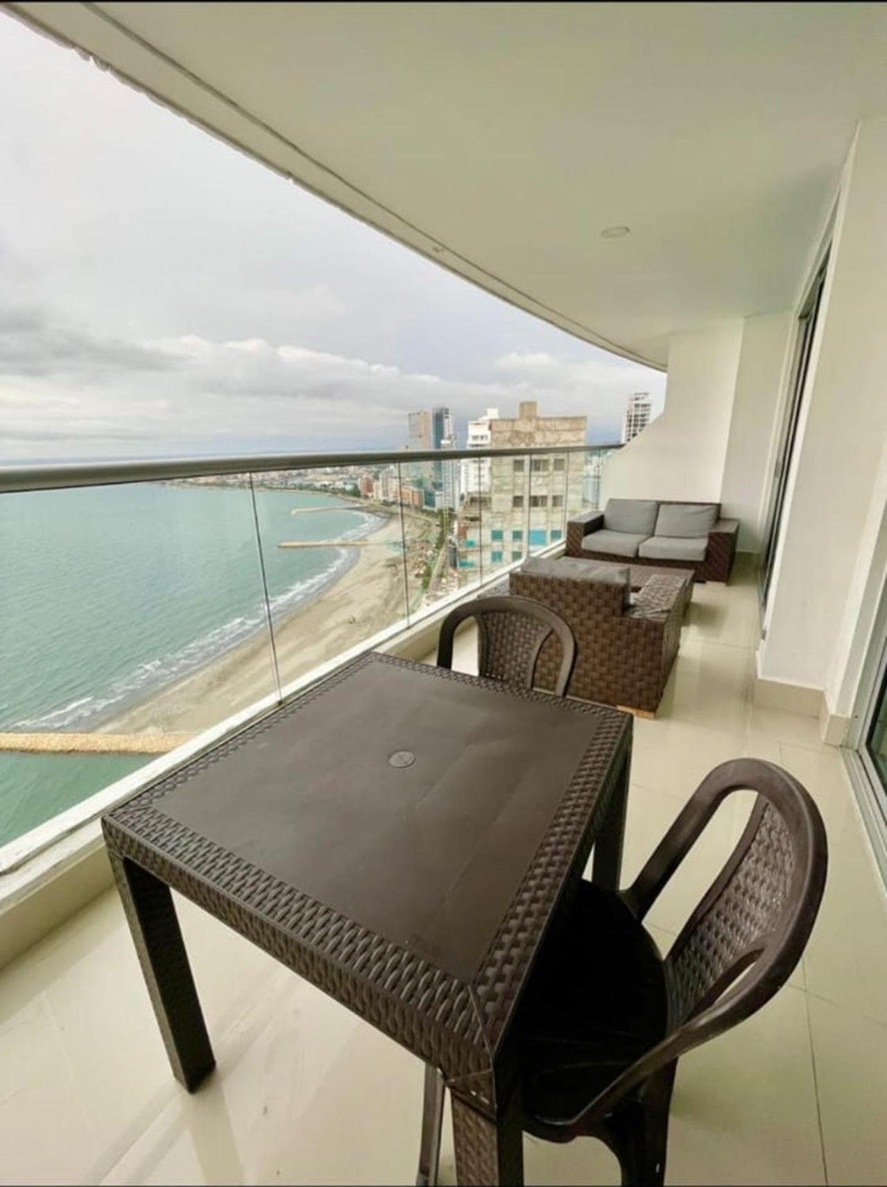 Apartamento 1pe-al De 1 Alcoba Frente Al Mar Con Aire Acondicionado, Piscina Y Wifi *