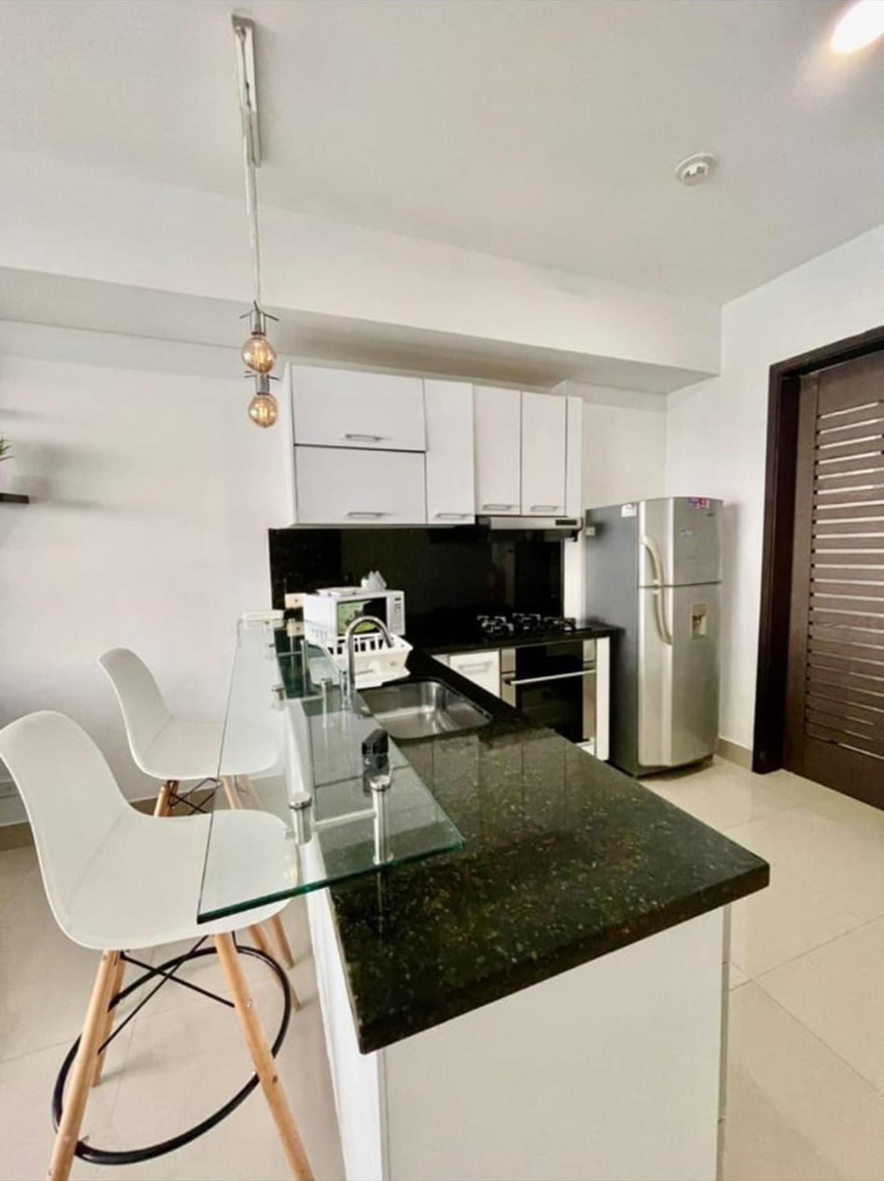 Apartamento 1pe-al De 1 Alcoba Frente Al Mar Con Aire Acondicionado, Piscina Y Wifi *
