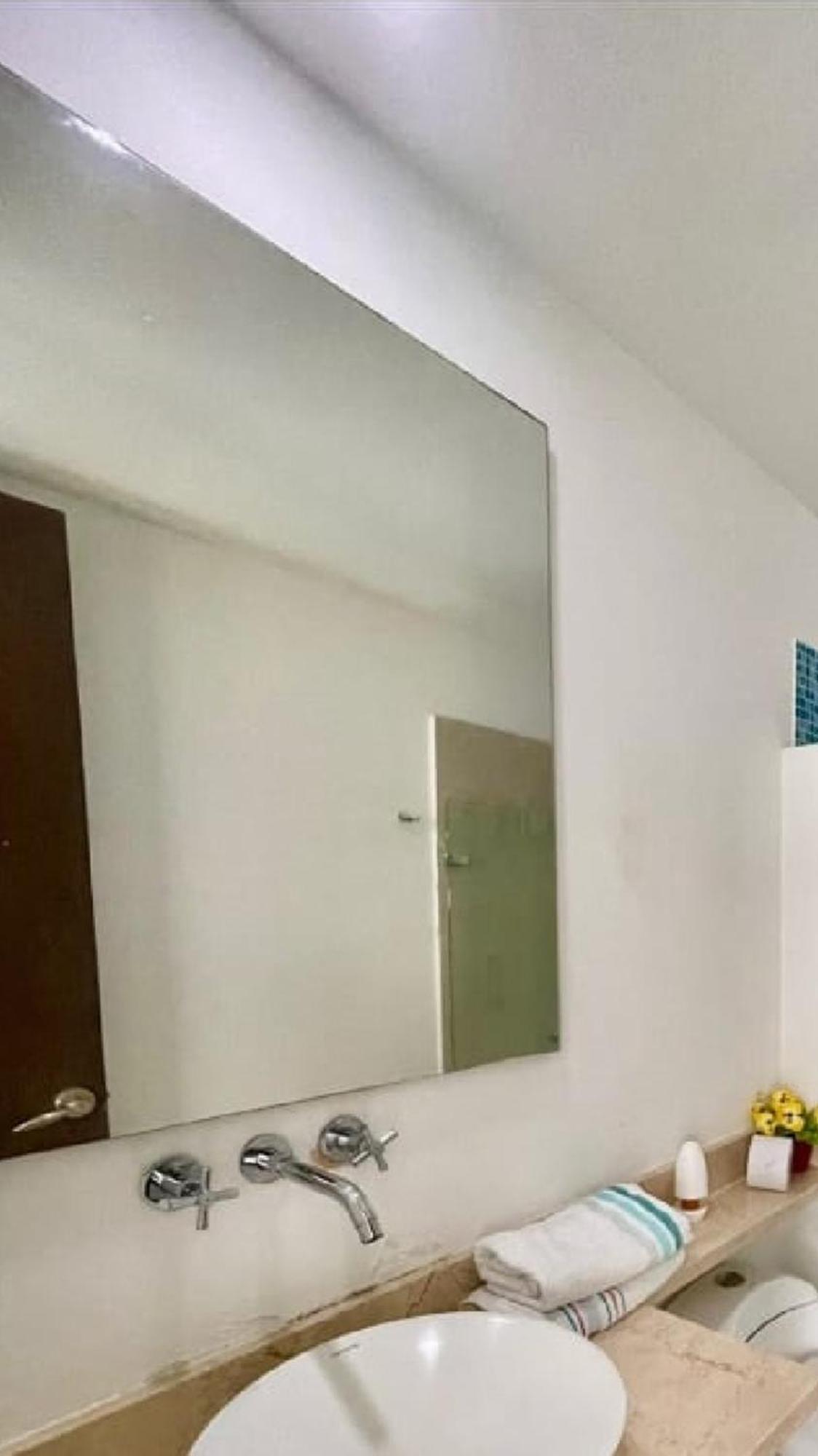 Apartamento 1pe-al De 1 Alcoba Frente Al Mar Con Aire Acondicionado, Piscina Y Wifi
