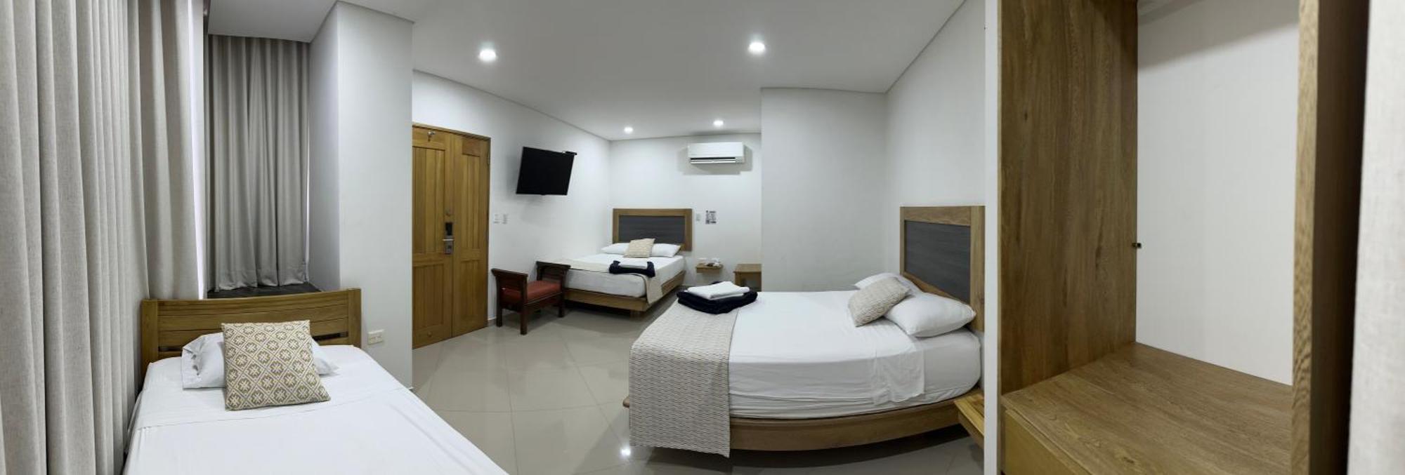 El Faro Hotel *
