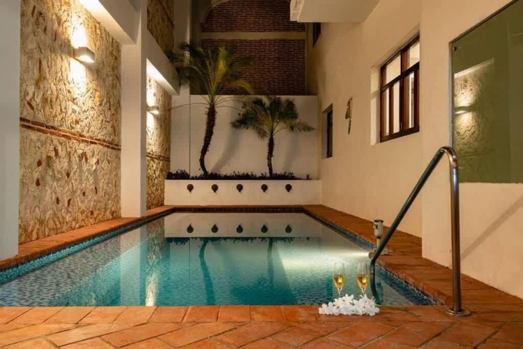 Casa Virrey Eslava / Casa Colonial En El Corazon De *