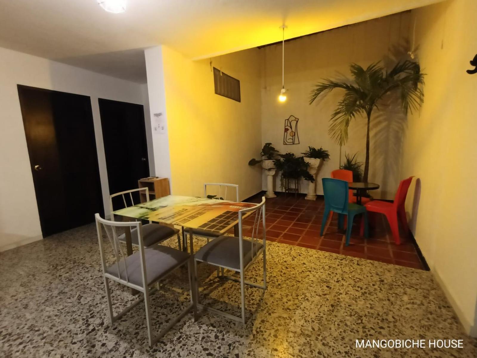 Mango Biche - House *
