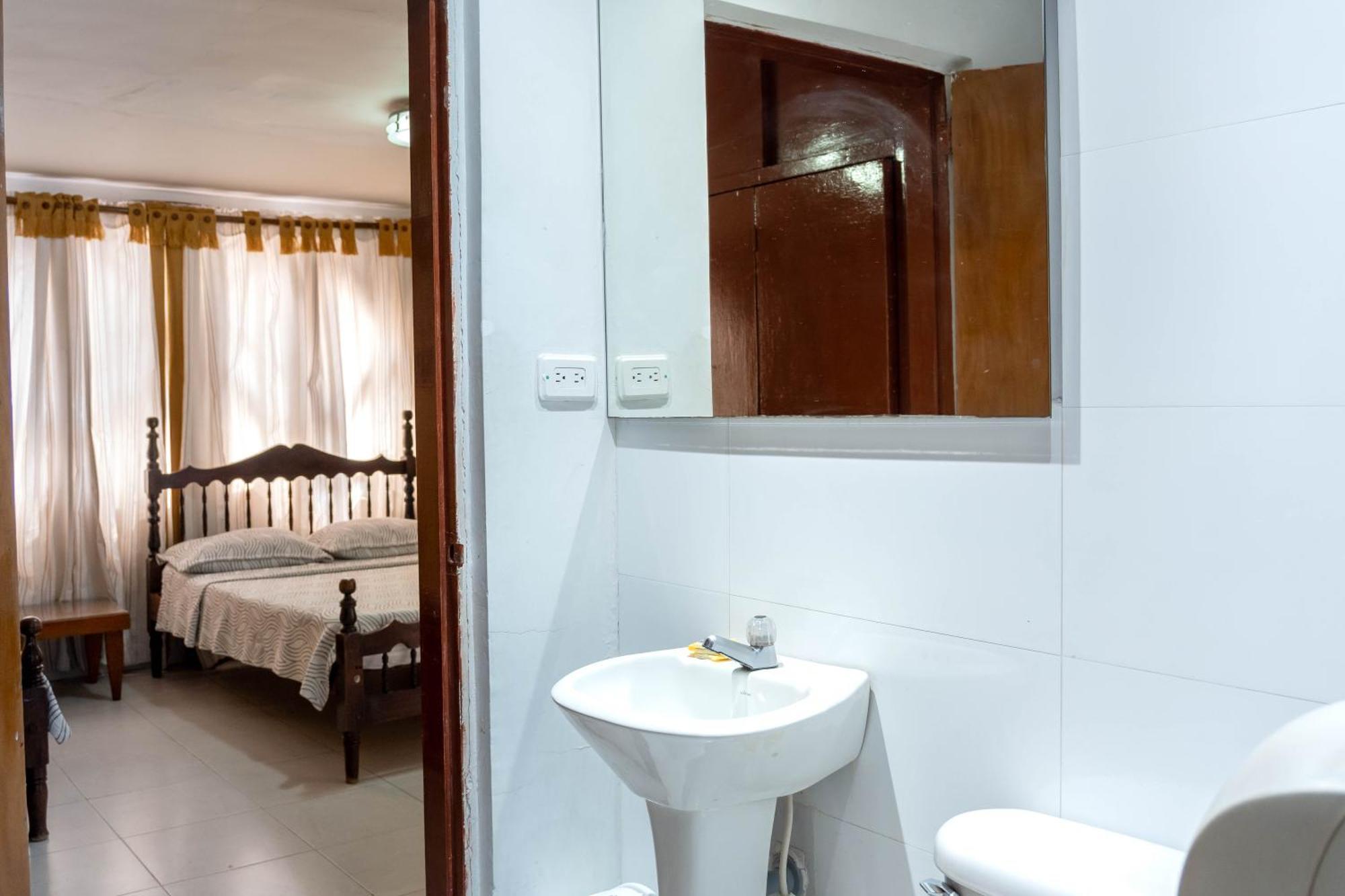 Hotel Veleros 2*
