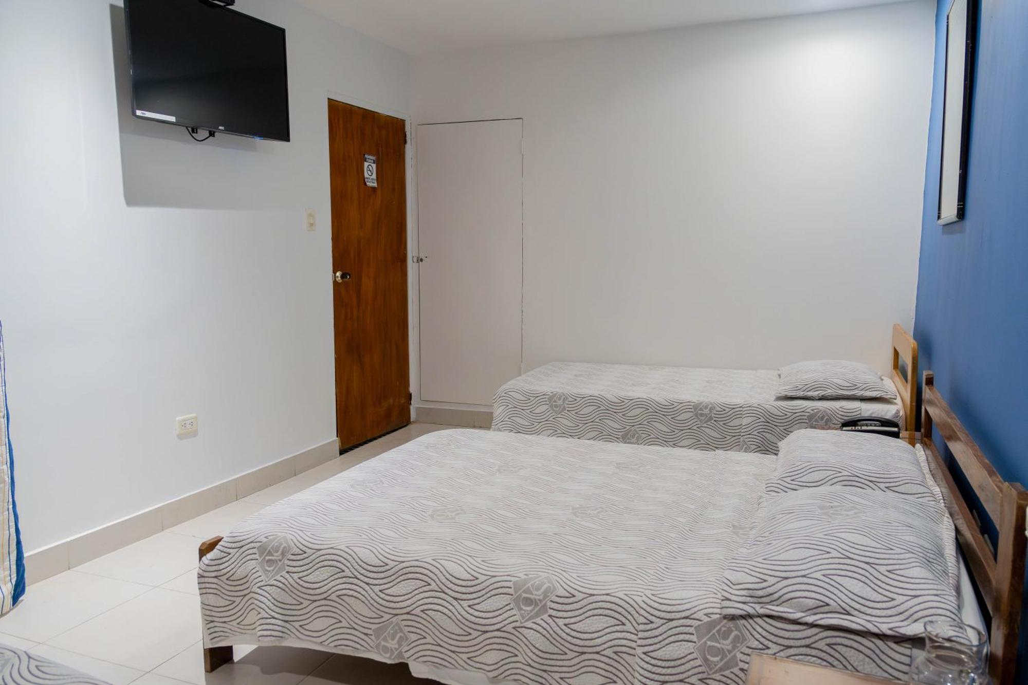 Hotel Veleros 2*