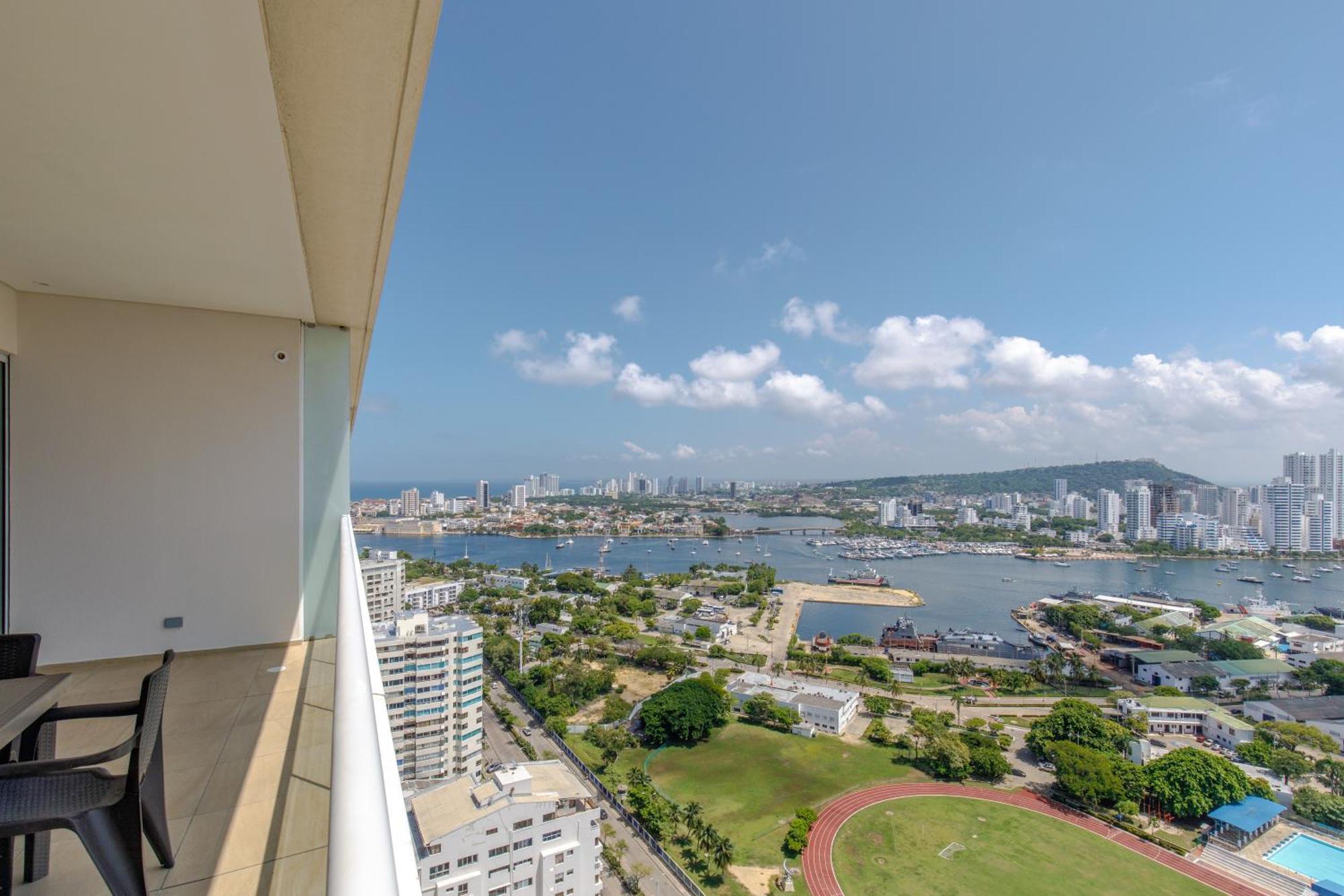 En Edificio H2 Bocagrande Cerca Al Mar * Cartagena