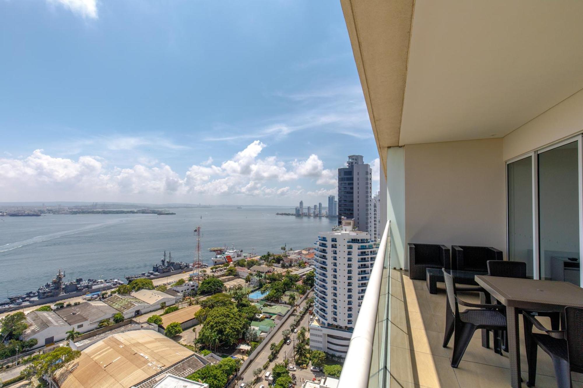 En Edificio H2 Bocagrande Cerca Al Mar * Cartagena